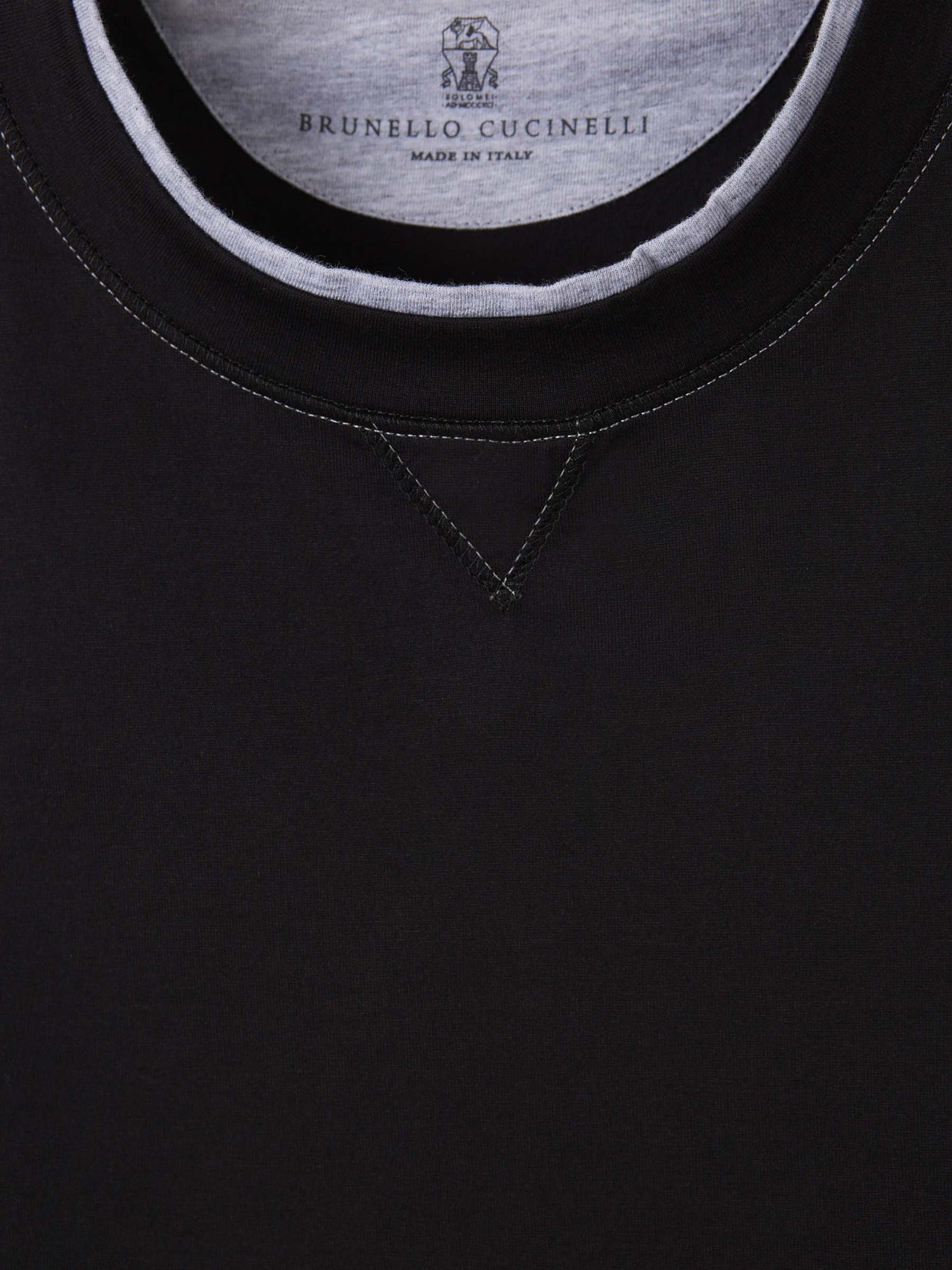 Outlet online Brunello Cucinelli Hombre Camiseta Detale Bicolor color Negro sku 553-003822 01 - Foto 4