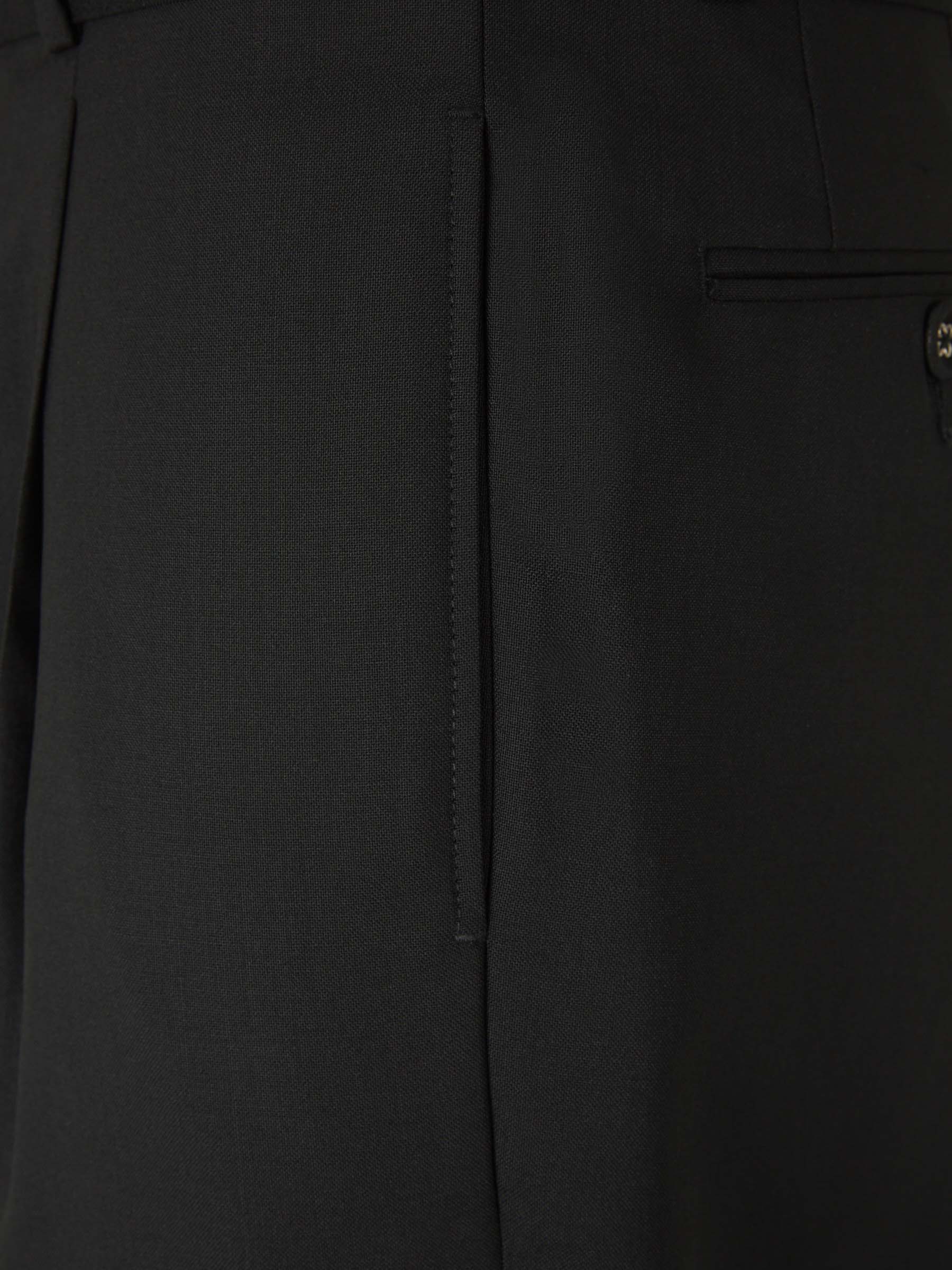 Outlet online Officine Générale Hombre Pantalones Chinos Hugo color Negro sku 521-003090 01 - Foto 4