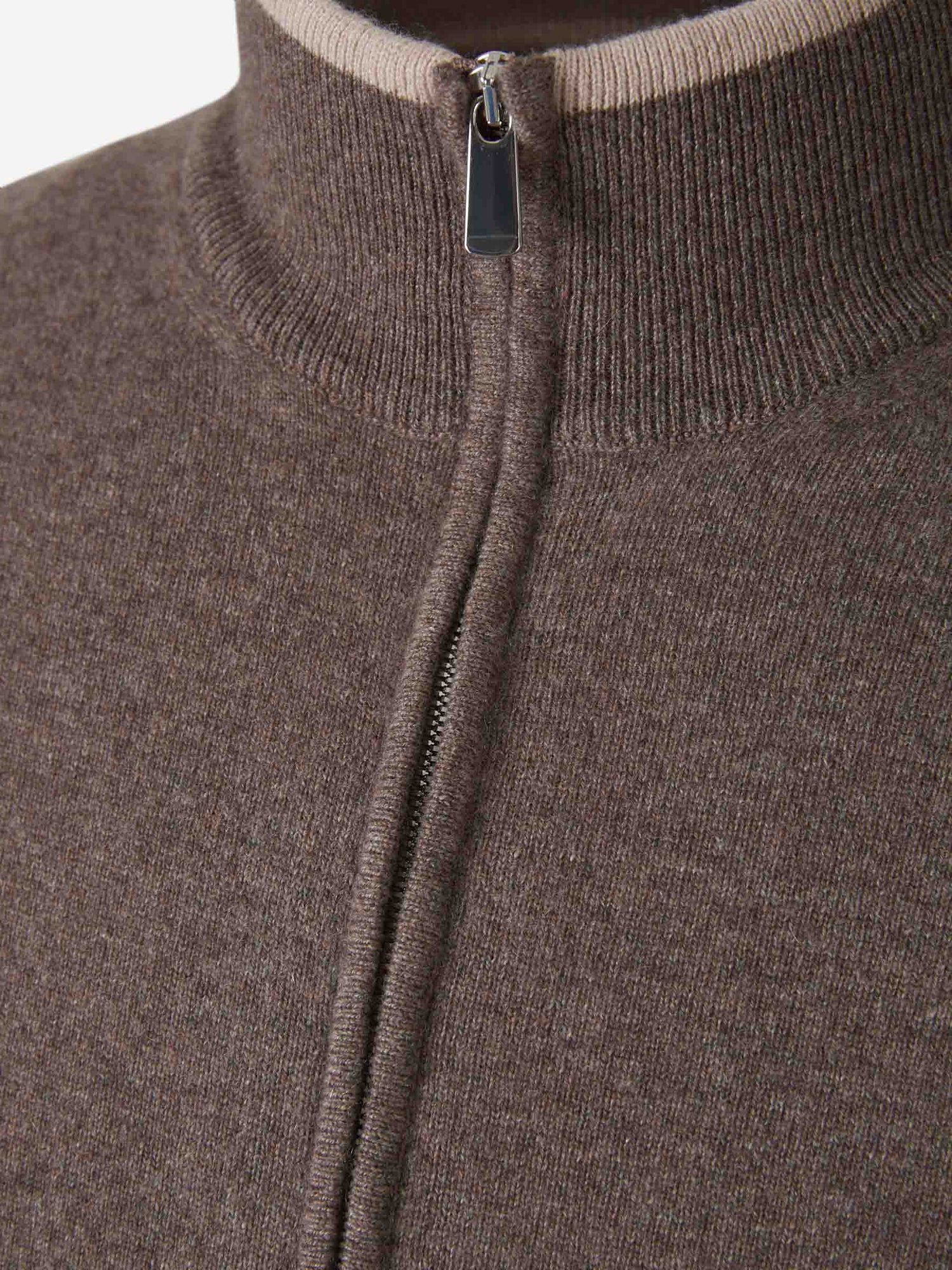 Santa Eulalia Cárdigan Punto Cashmere color Taupe sku 543-000936 02 - Foto 3