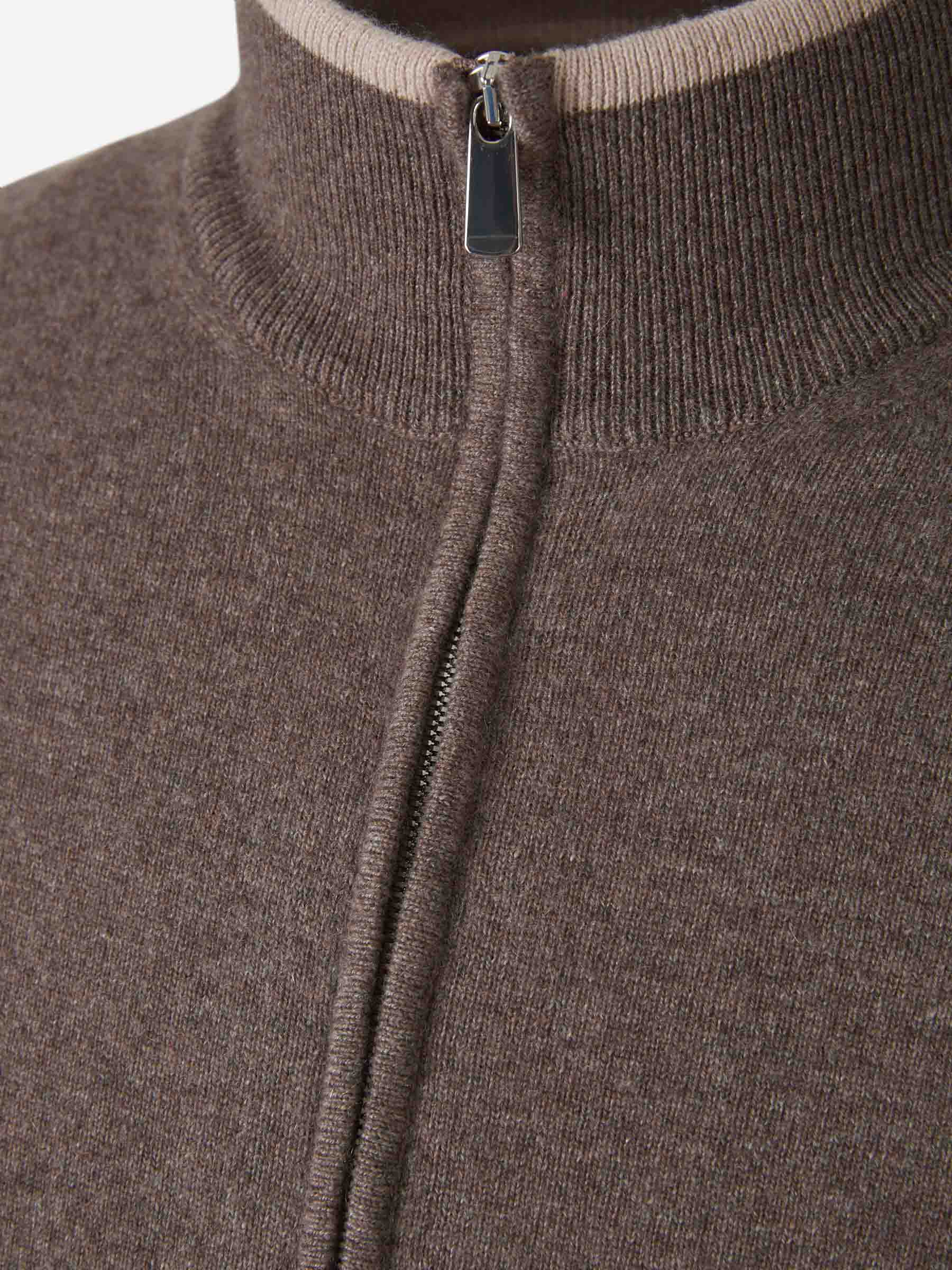 Santa Eulalia Cárdigan Punto Cashmere color Taupe sku 543-000936 02 - Foto 3