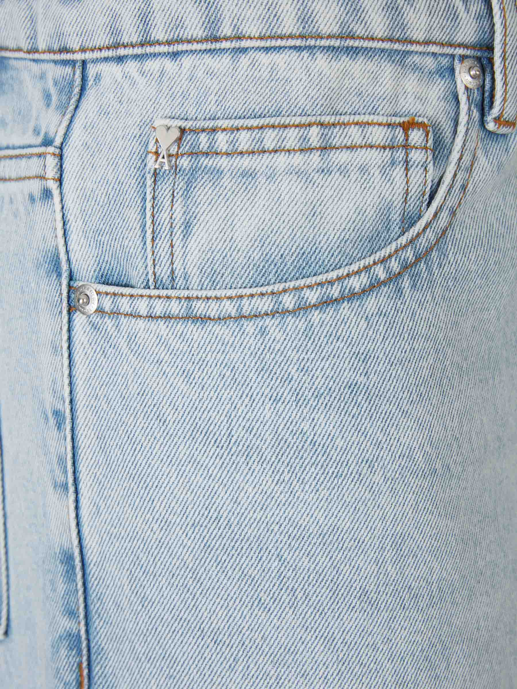 Outlet online Ami Paris Hombre Jeans Straight Fit color Azul Denim Claro sku 522-002590 01 - Foto 3