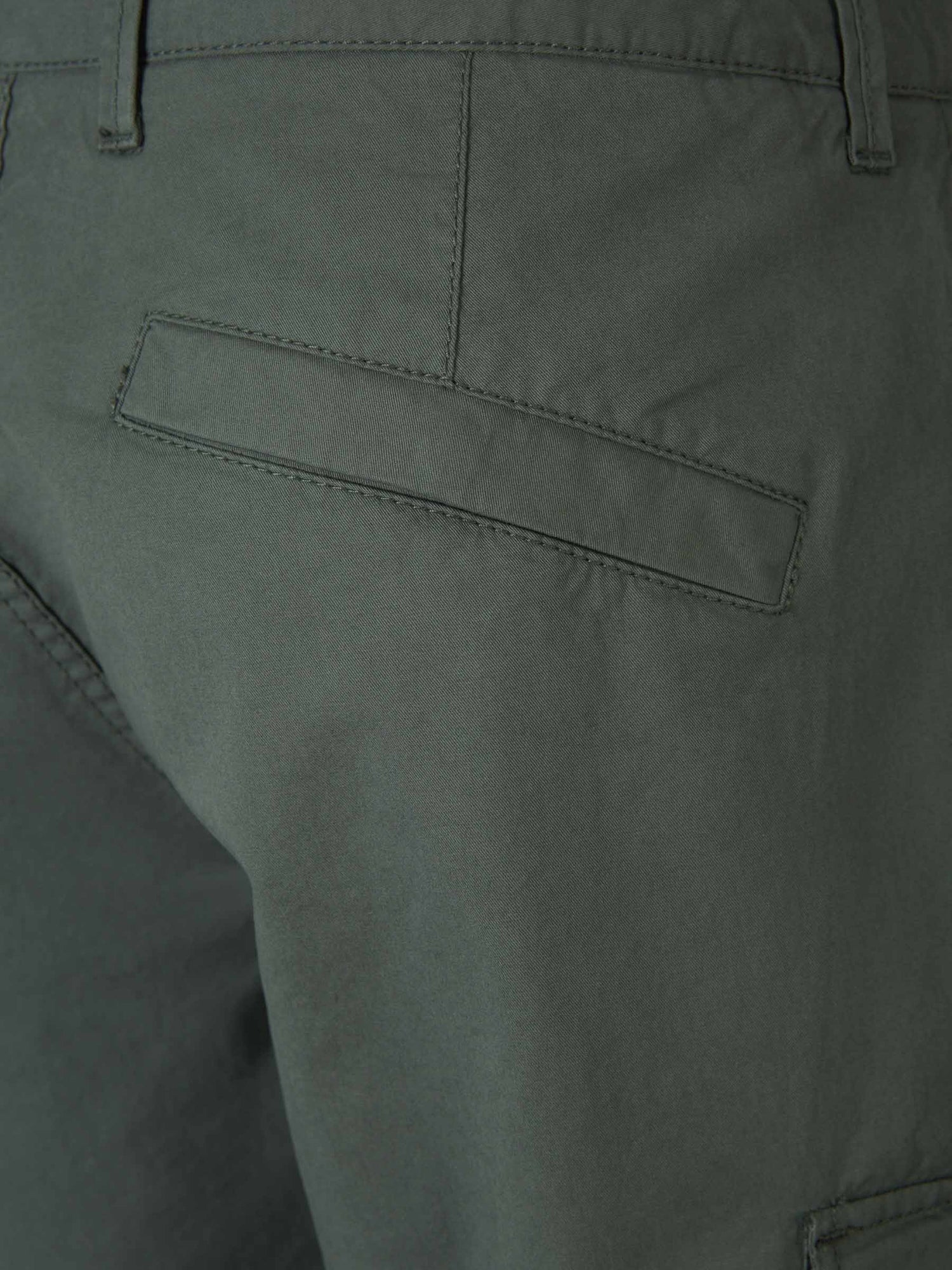 Outlet online Stone Island Hombre Bermudas Cargo Logo color Verde Oscuro sku 523-000976 03 - Foto 6