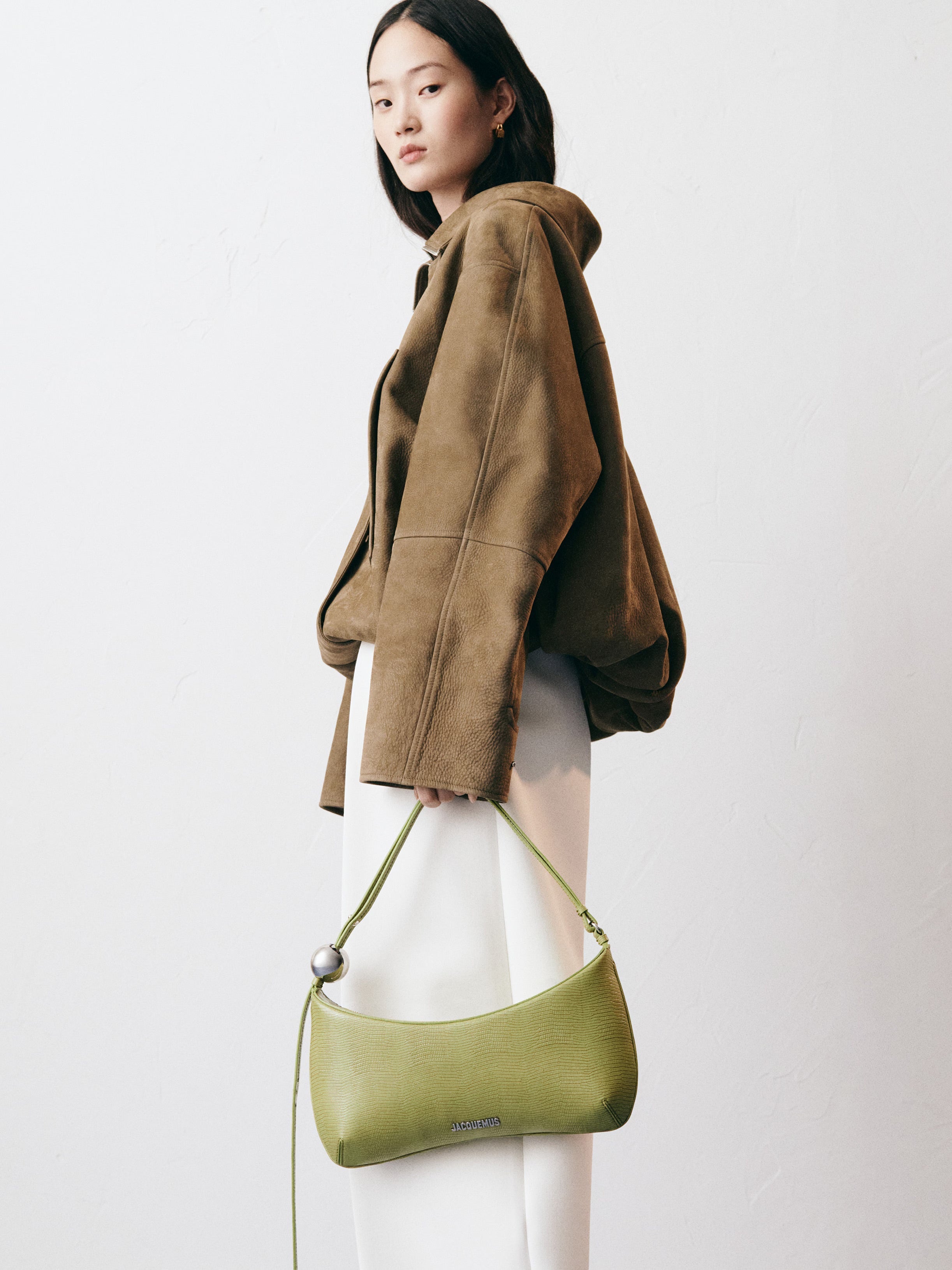 Outlet online Jacquemus Mujer Bolso Hombro Le grand Bisou Perle color Verde sku 810-008086 01 - Foto 2