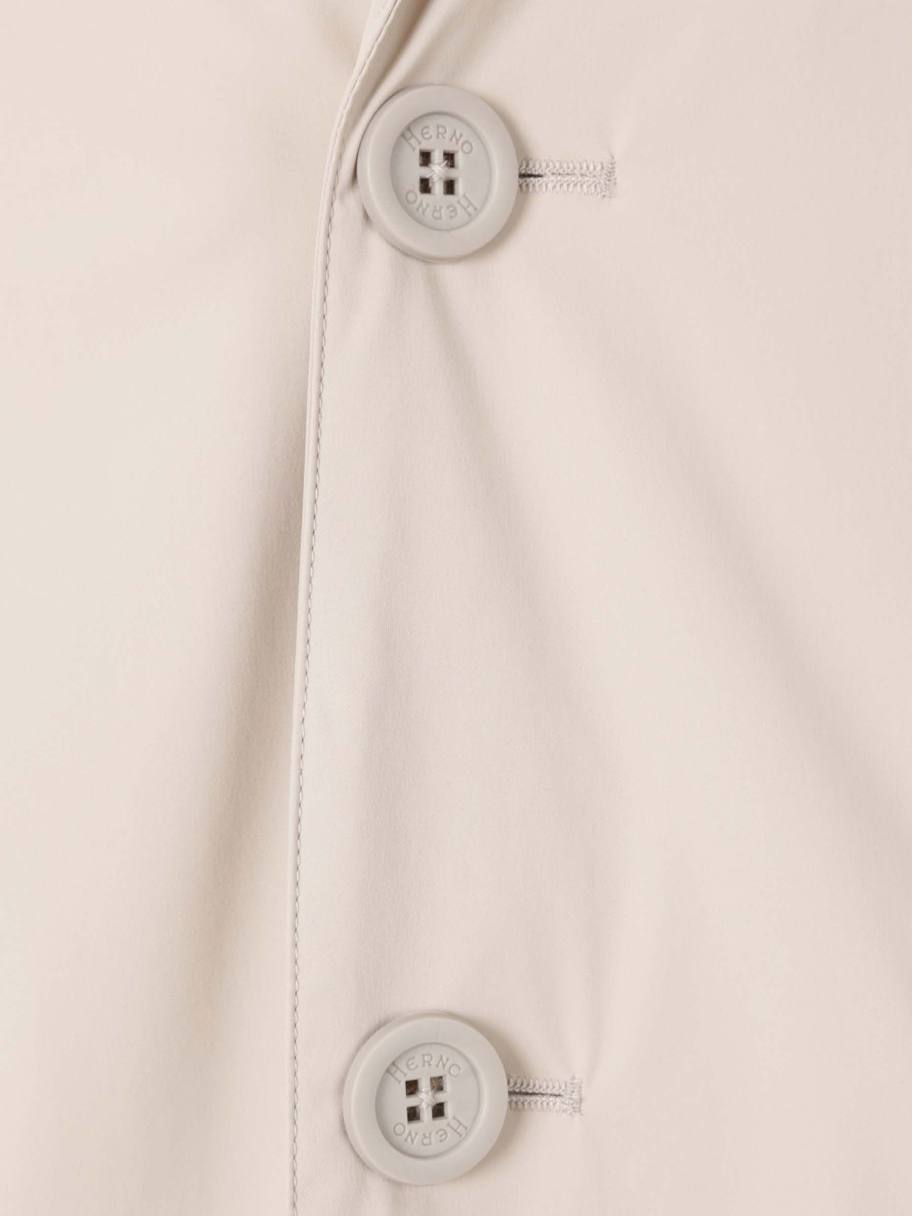 Outlet online Herno Hombre Americana Técnica Ligera color Beige sku 302-003564 02 - Foto 3