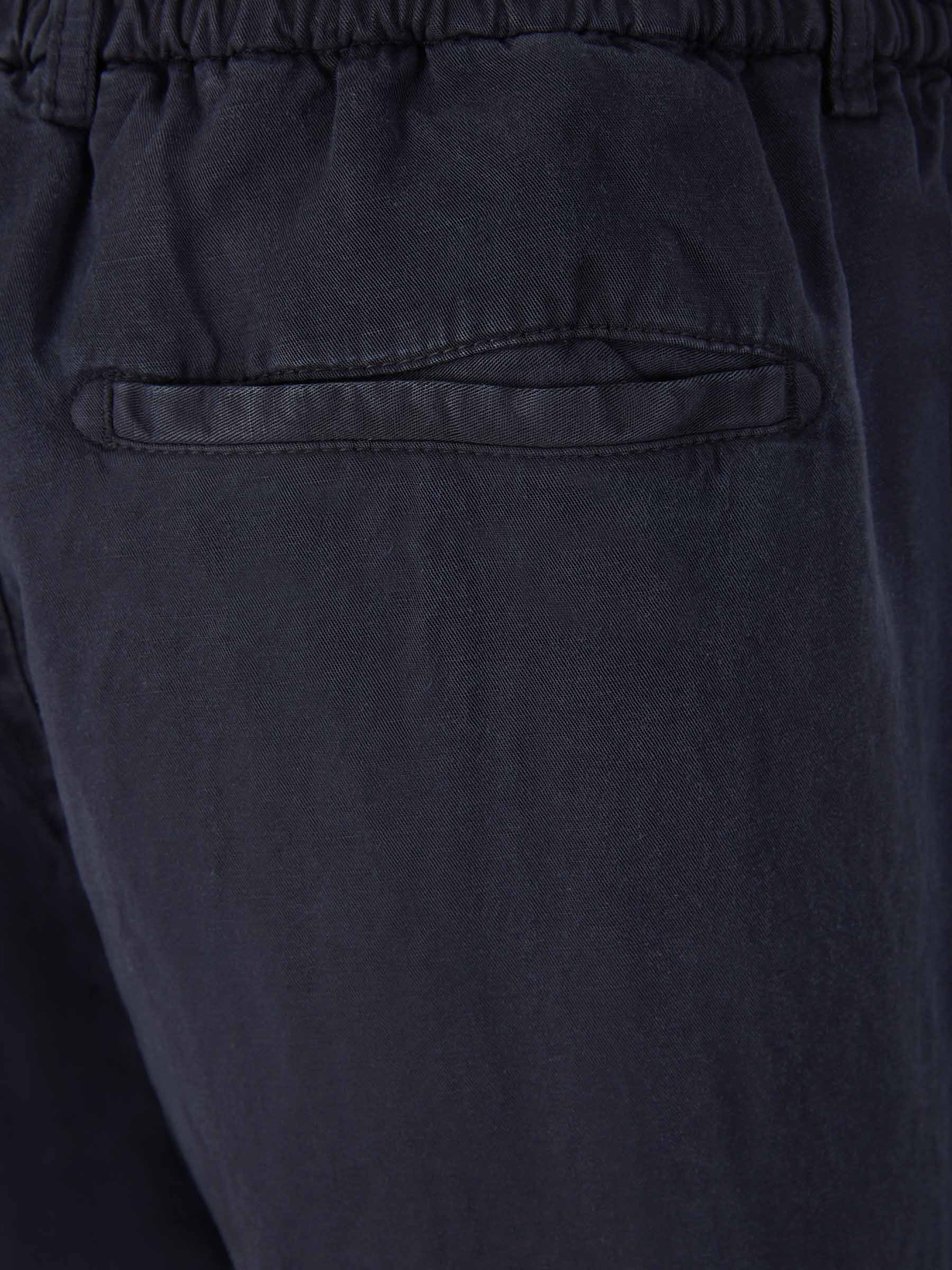 Outlet online Santa Eulalia Hombre Joggers Fluidos Lino color Azul Marino sku 521-003035 04 - Foto 4