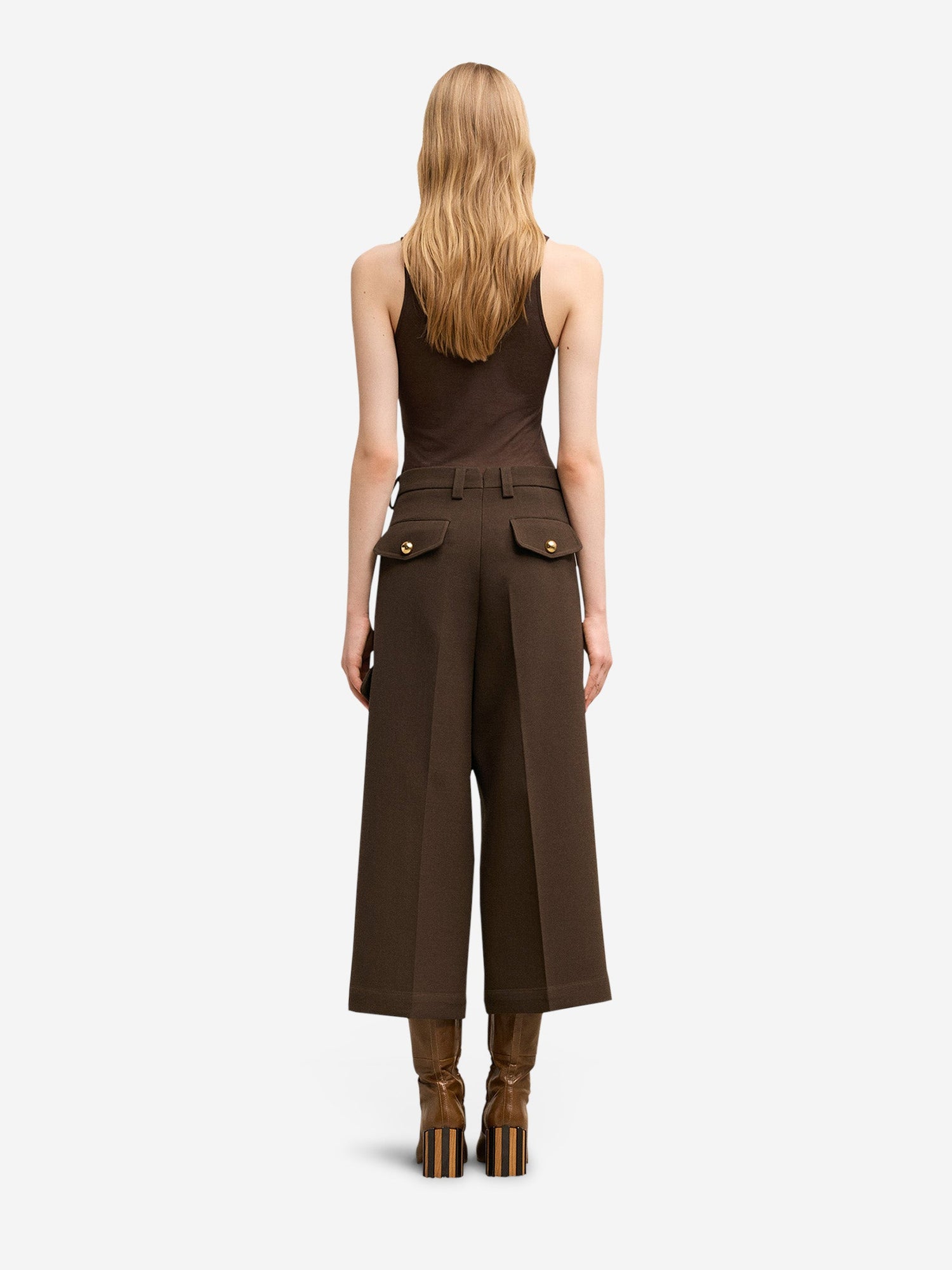 Outlet online Ami Paris Mujer Shorts Tailoring Military color Marron Oscuro sku 762-000481 01 - Foto 3