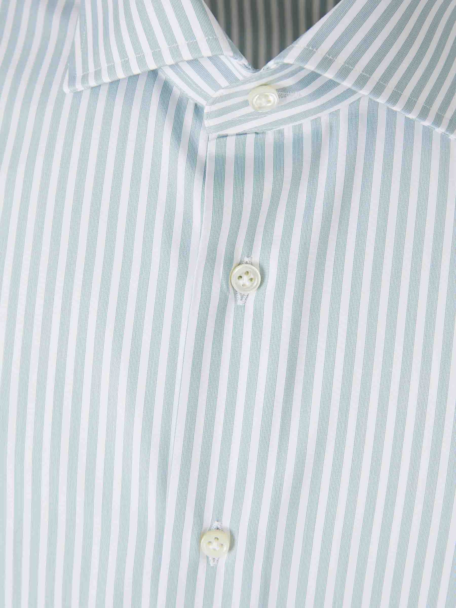 Outlet online Santa Eulalia Hombre Camisa Motivo Rayas color Verde Menta sku 402-000018 02 - Foto 3