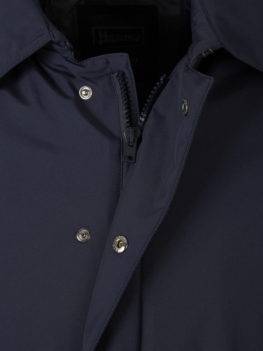 Outlet online Herno Hombre Abrigo Ligero Laminar Impermeable color Azul Noche sku 502-001591 01 - Foto 2