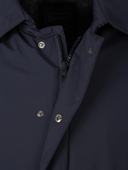 Outlet online Herno Hombre Abrigo Ligero Laminar Impermeable color Azul Noche sku 502-001591 01 - Foto 2