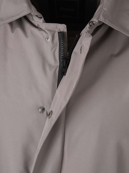 Outlet online Herno Hombre Abrigo Ligero Laminar Impermeable color Gris Piedra sku 502-001591 02 - Foto 4