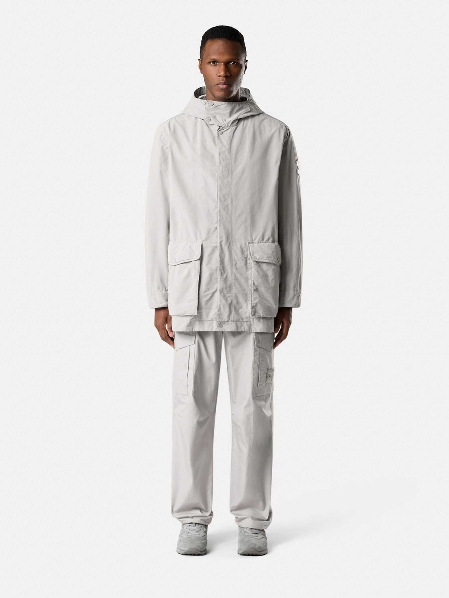 Stone Island Hombre Barcelona Chaquetas Técnica Ghost color Gris Claro sku 502-001674 01 - Foto 2