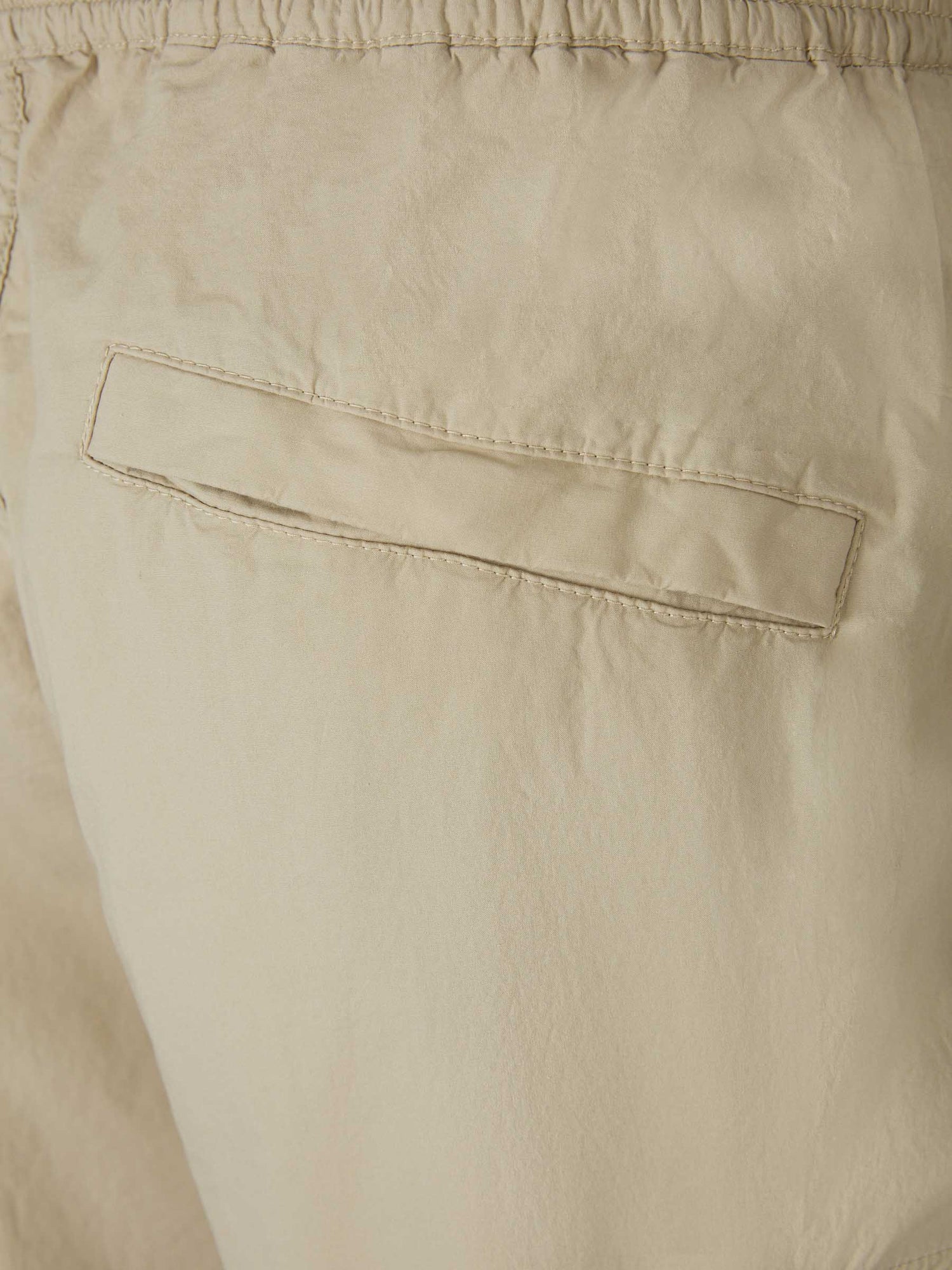 Outlet online Stone Island Hombre Joggers Técnicos Logo color Beis sku 521-003029 03 - Foto 6