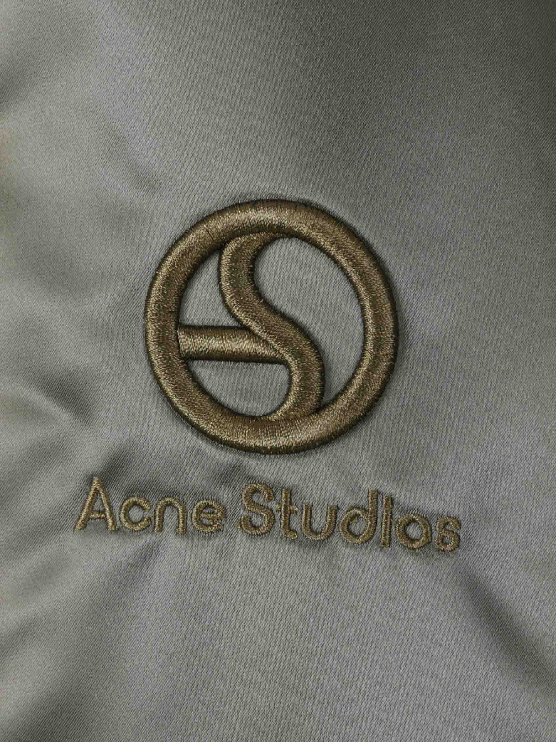 Acne Studios Hombre Barcelona Chaqueta Acolchada Técnica color Verde Oscuro sku 512-002427 01 - Foto 3