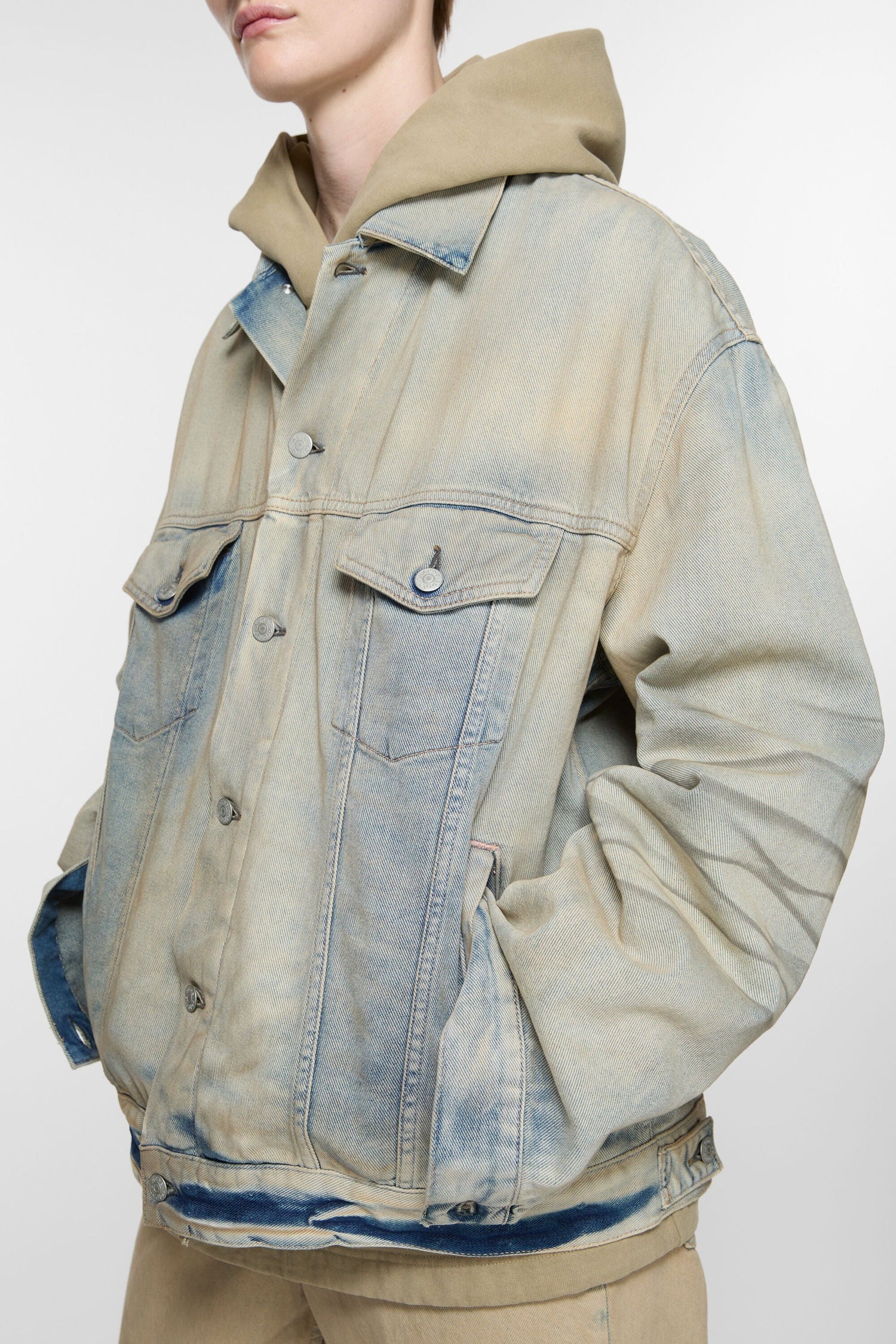 Outlet online Acne Studios Hombre Cazadora Denim Algodón color Azul Denim Claro sku 512-002428 01 - Foto 9