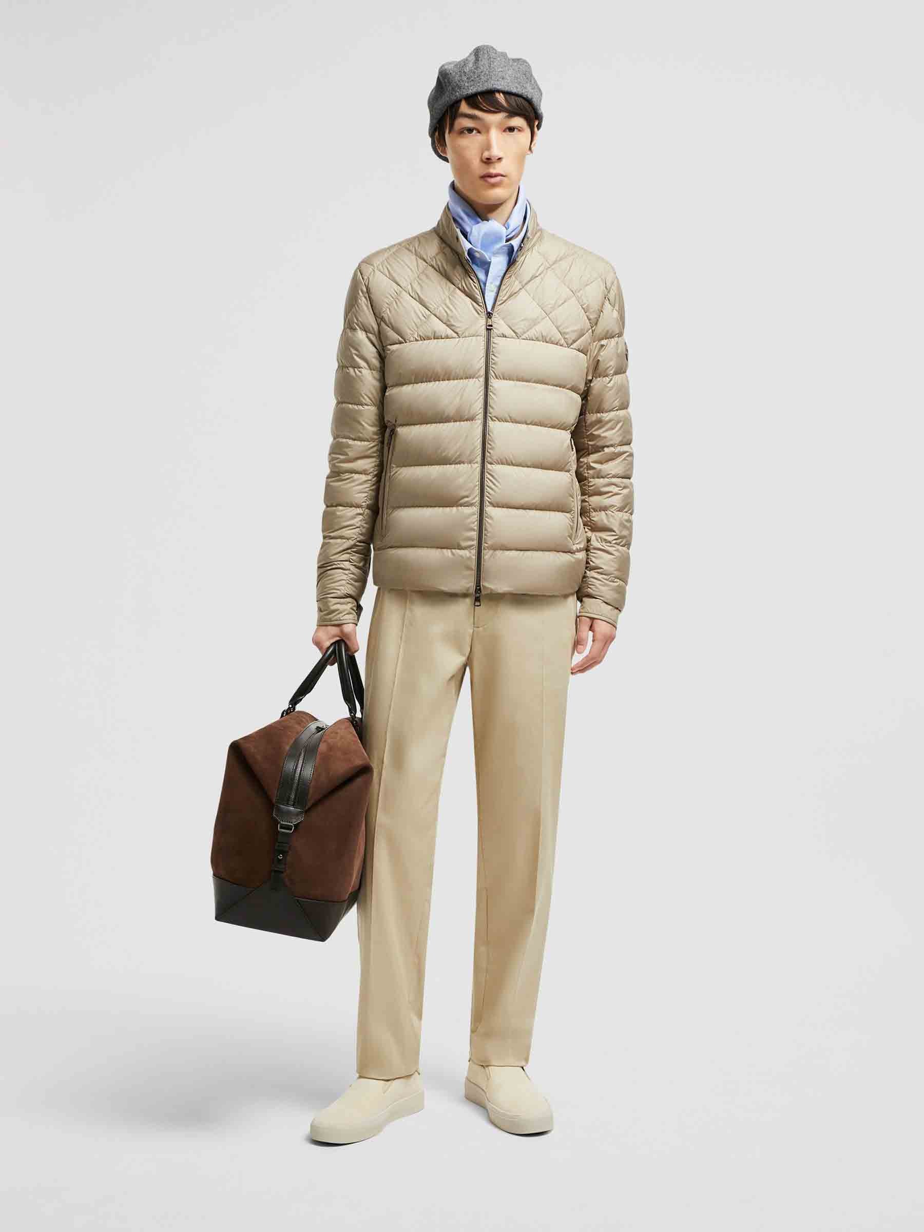 Moncler Hombre Barcelona Chaqueta Acolchada Tuile color Beige sku 512-002457 01 - Foto 2