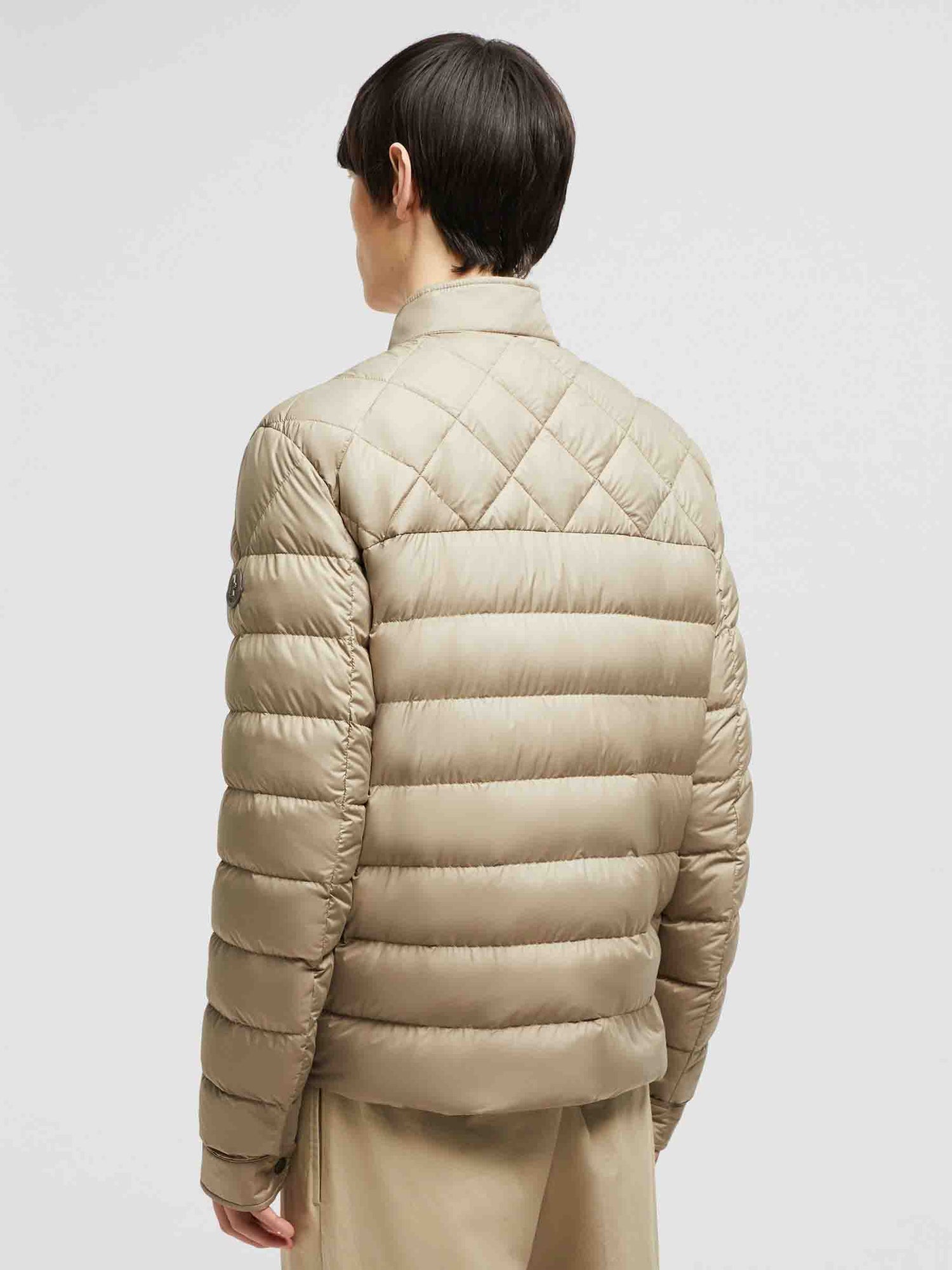Moncler Hombre Barcelona Chaqueta Acolchada Tuile color Beige sku 512-002457 01 - Foto 3