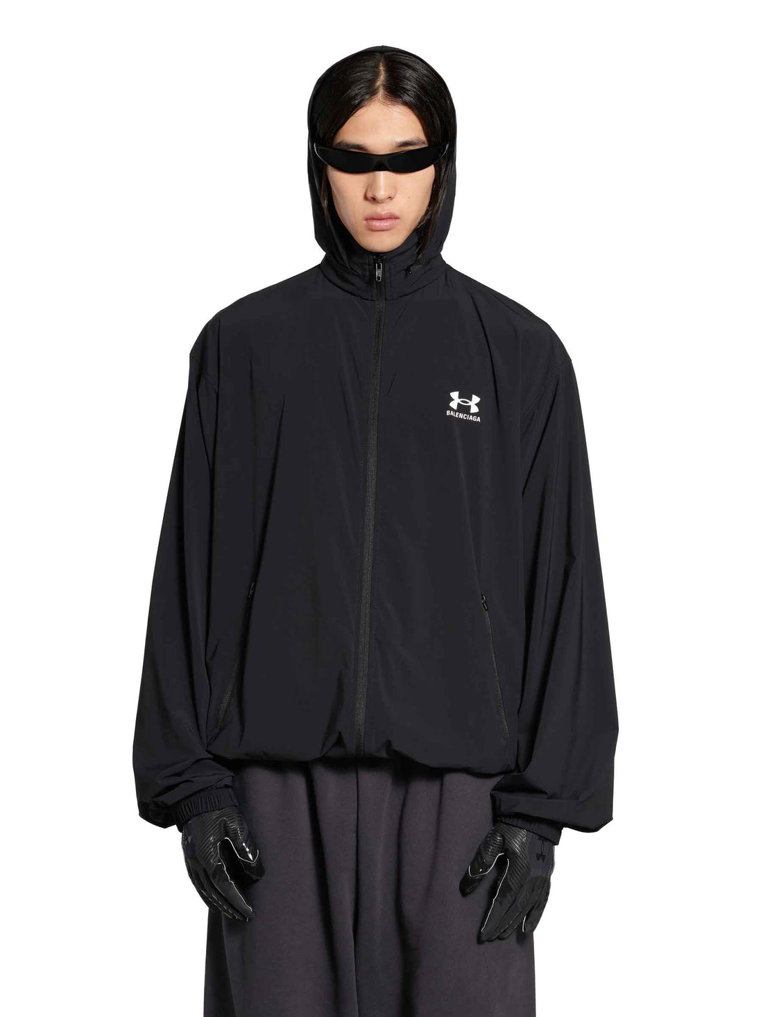 Outlet online Balenciaga X Under Armour Hombre Cazadora Cortavientos Under Armour color Negro sku 512-002465 01 - Foto 2