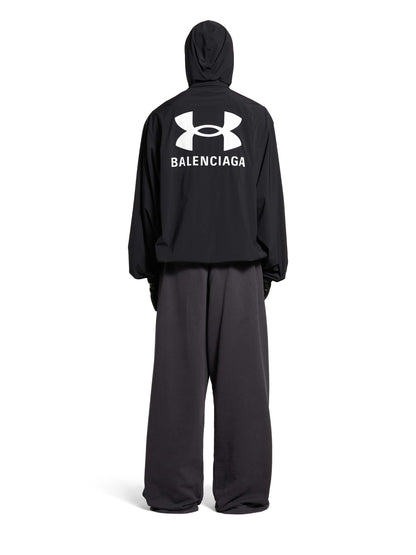 Outlet online Balenciaga X Under Armour Hombre Cazadora Cortavientos Under Armour color Negro sku 512-002465 01 - Foto 3
