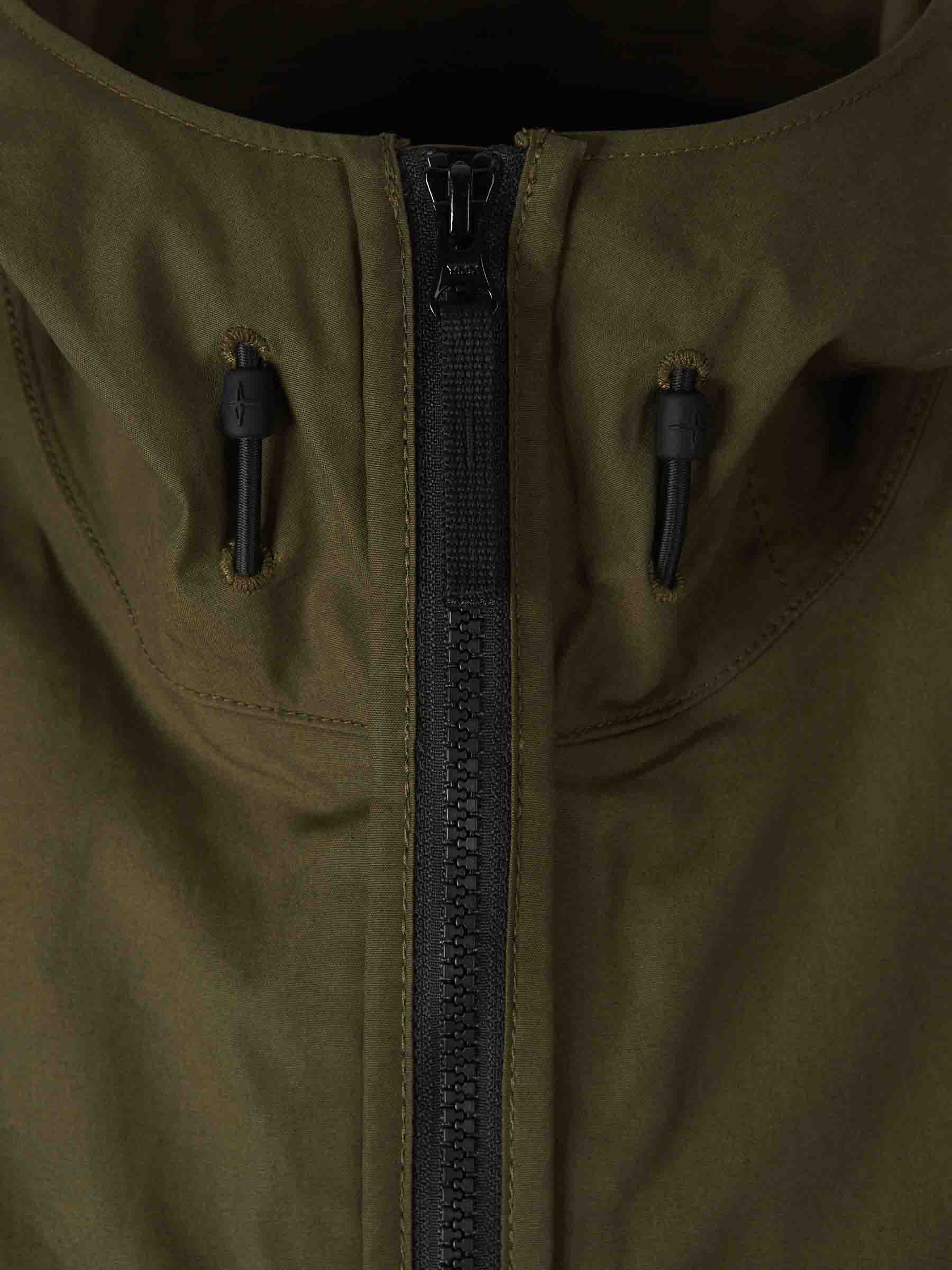 Stone Island Hombre Barcelona Chaqueta Watro-TC color Verde Militar sku 512-002499 01 - Foto 3