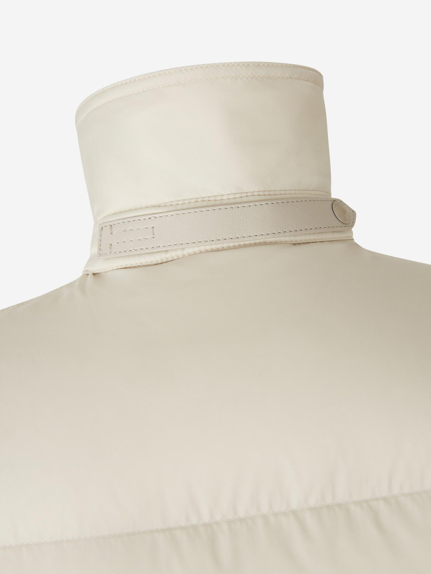 Outlet online Tom Ford Hombre Plumífero Técnico Satén color Marfil sku 512-002667 01 - Foto 4