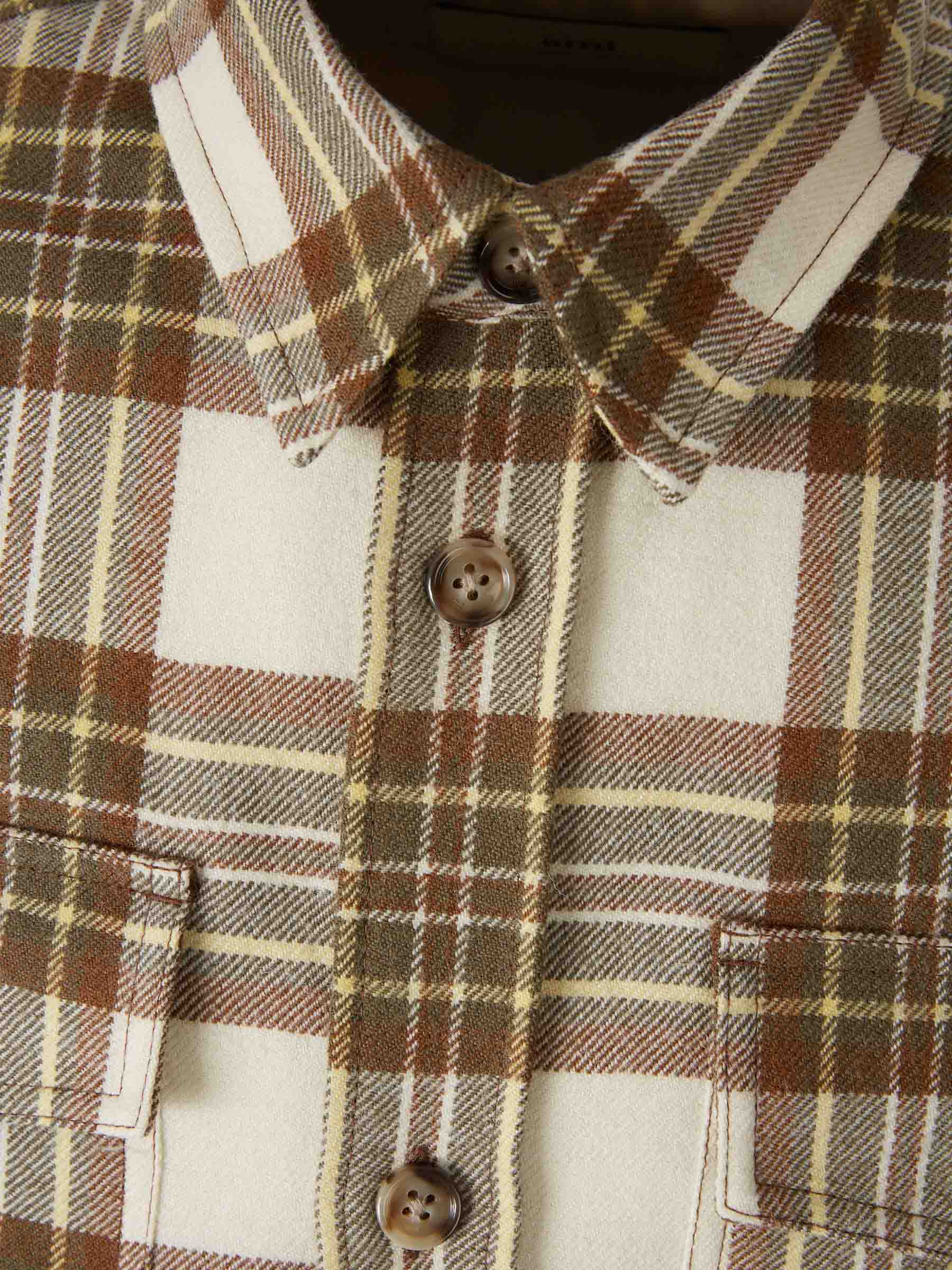 Outlet online Ami Paris Hombre Sobrecamisa Cuadros Lana color Verde sku 513-000082 01 - Foto 3
