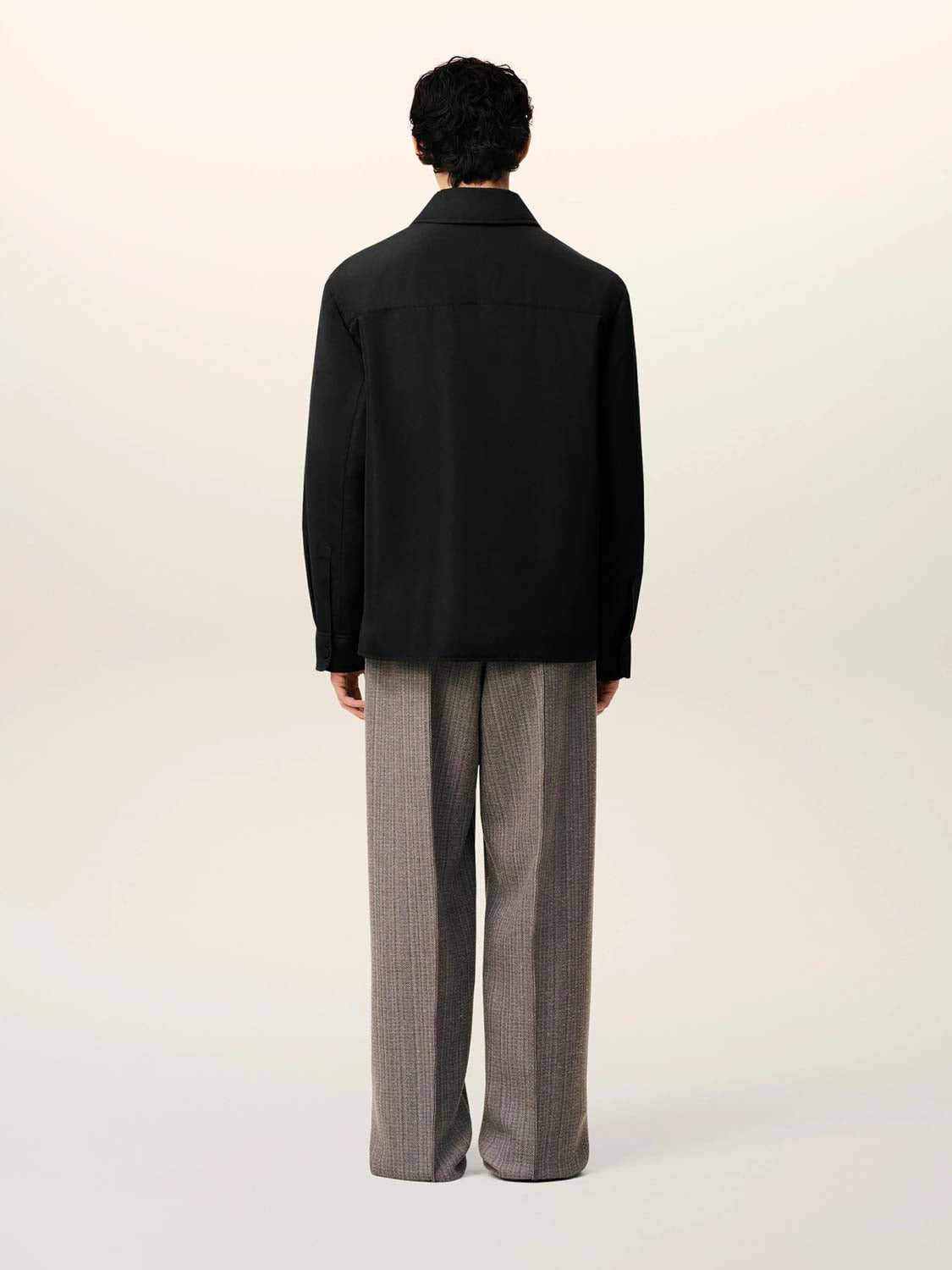 Outlet online Ami Paris Hombre Sobrecamisa Acolchada Tafetán color Negro sku 513-000083 01 - Foto 3