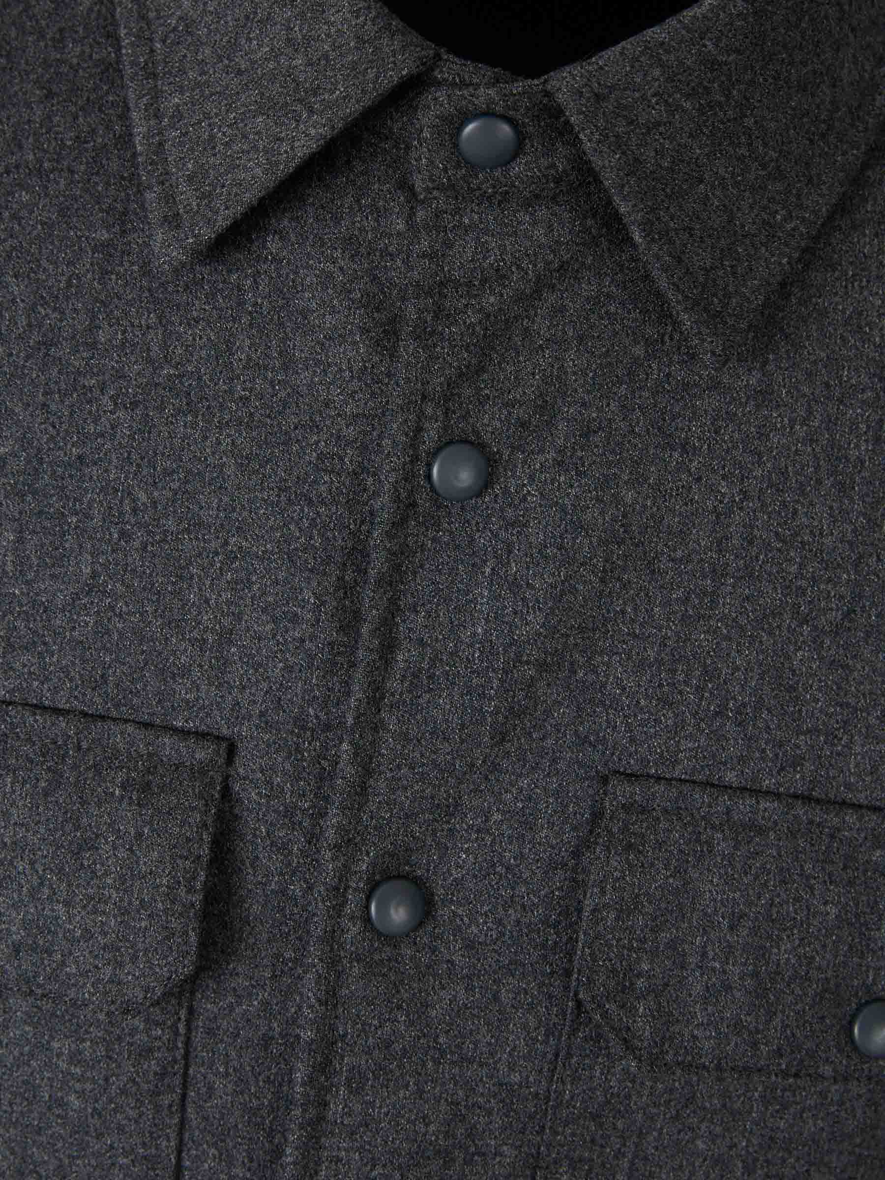 Outlet online Santa Eulalia Hombre Sobrecamisa Lana color Gris Antracita sku 513-000094 02 - Foto 3