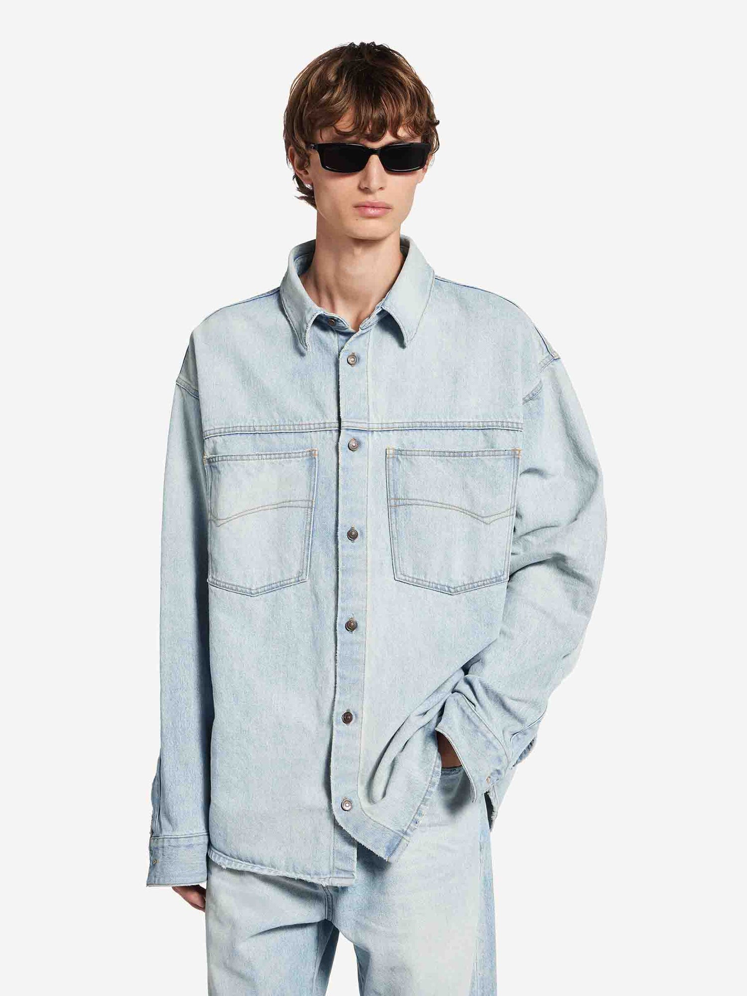 Balenciaga Hombre Barcelona Sobrecamisa Denim color Azul Denim Claro sku 513-000169 01 - Foto 2