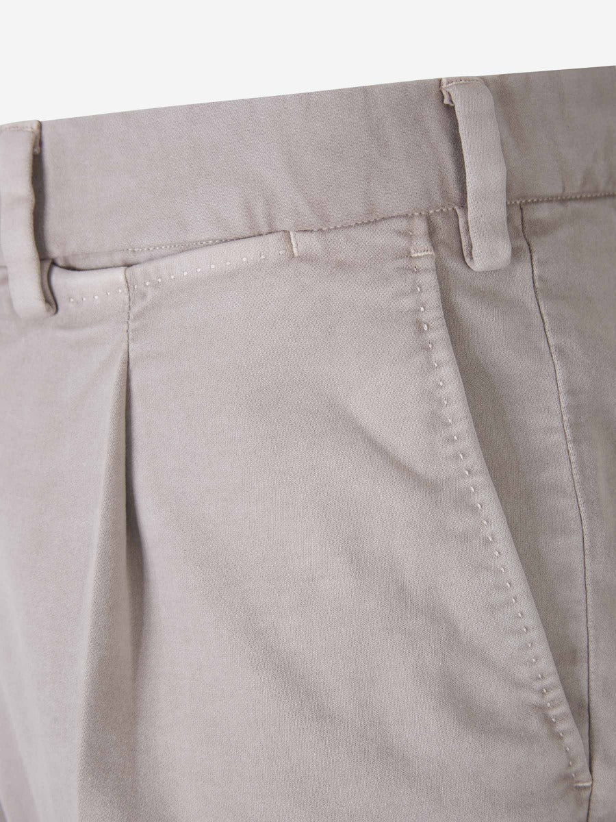 Outlet online Santa Eulalia Hombre Pantalones Chinos Aterciopelados color Marrón sku 521-002559 05 - Foto 3