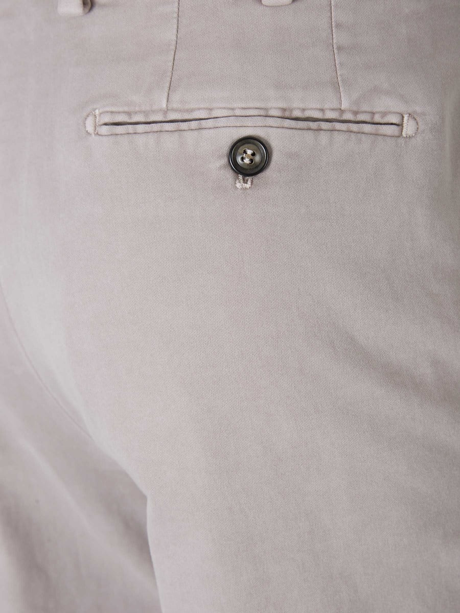 Outlet online Santa Eulalia Hombre Pantalones Chinos Aterciopelados color Marrón sku 521-002559 05 - Foto 4