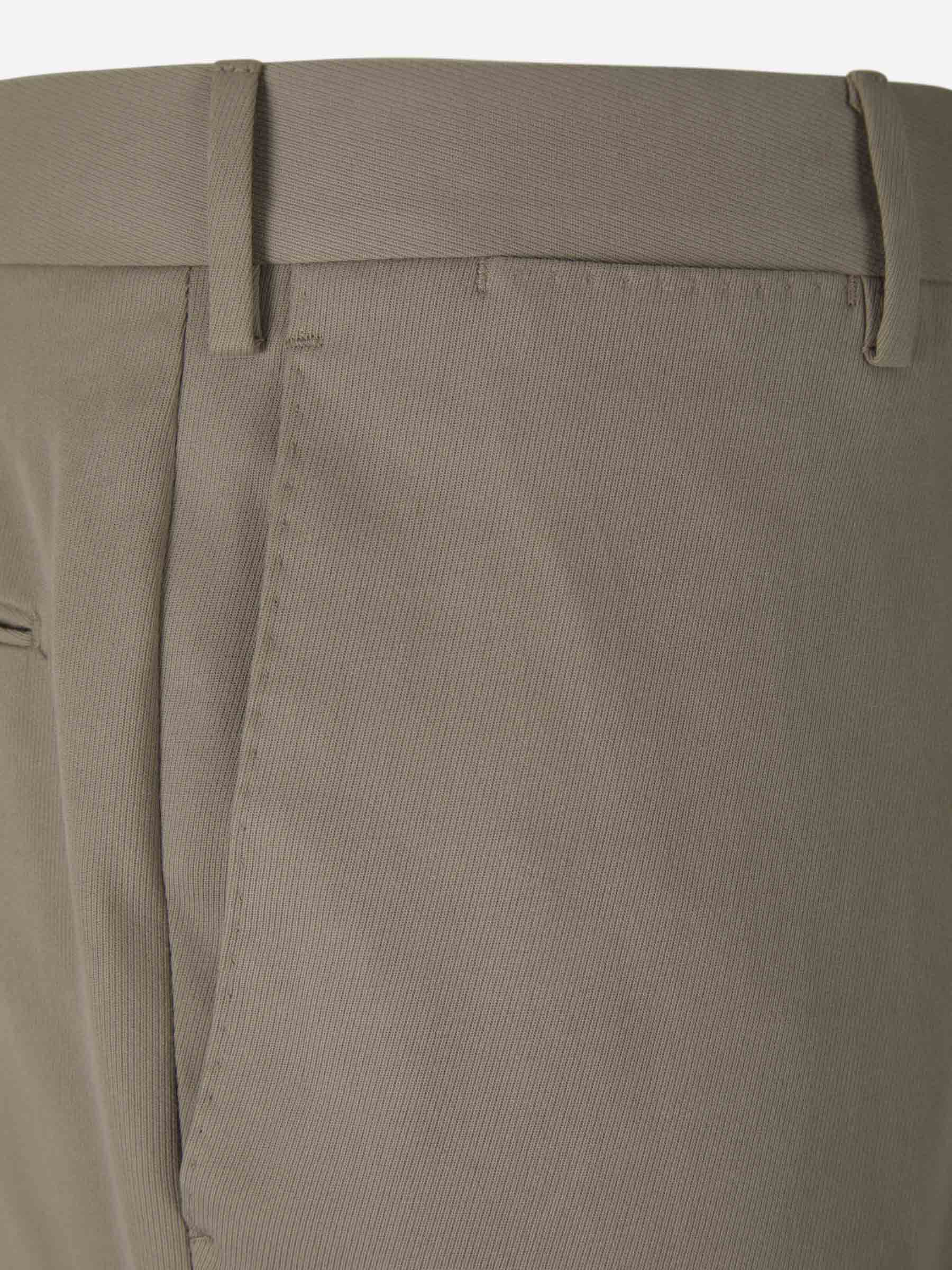 Outlet online PT Torino Hombre Pantalones Slim Fit Stretch color Gris Claro sku 521-002536 02 - Foto 7