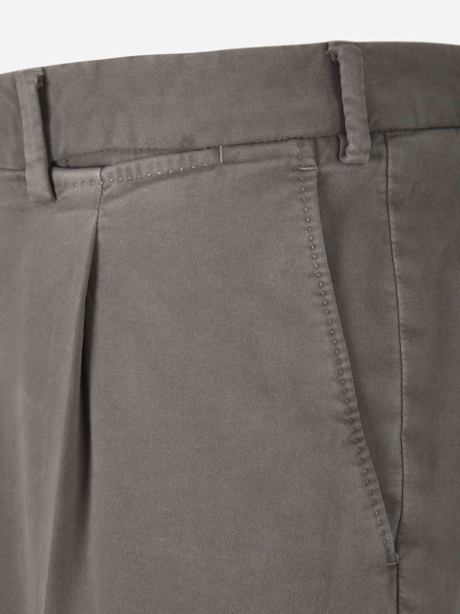 Outlet online Santa Eulalia Hombre Pantalones Chinos Aterciopelados color Marrón sku 521-002559 05 - Foto 11