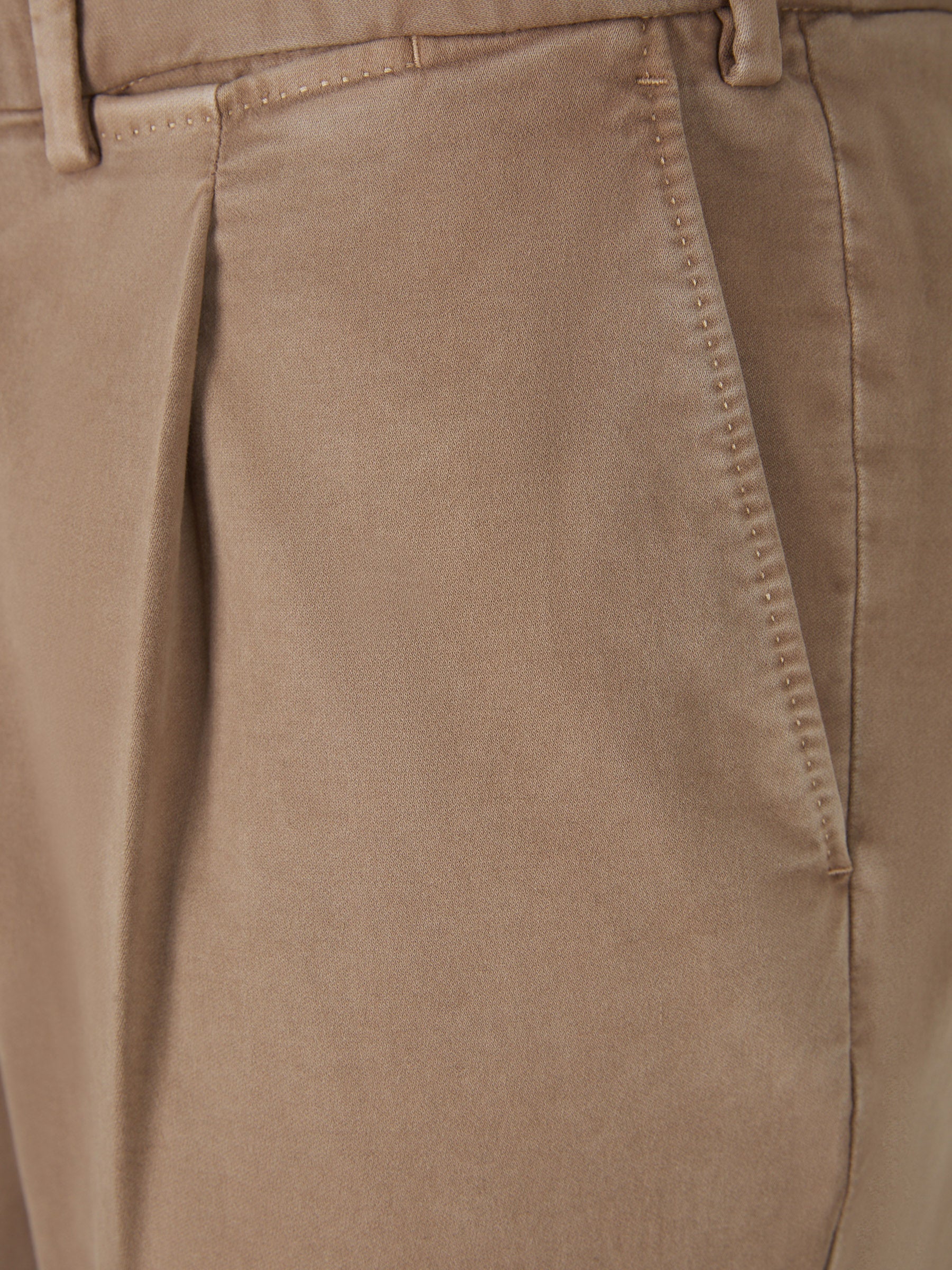 Outlet online Santa Eulalia Hombre Pantalones Chinos Aterciopelados color Marrón sku 521-002559 05 - Foto 15