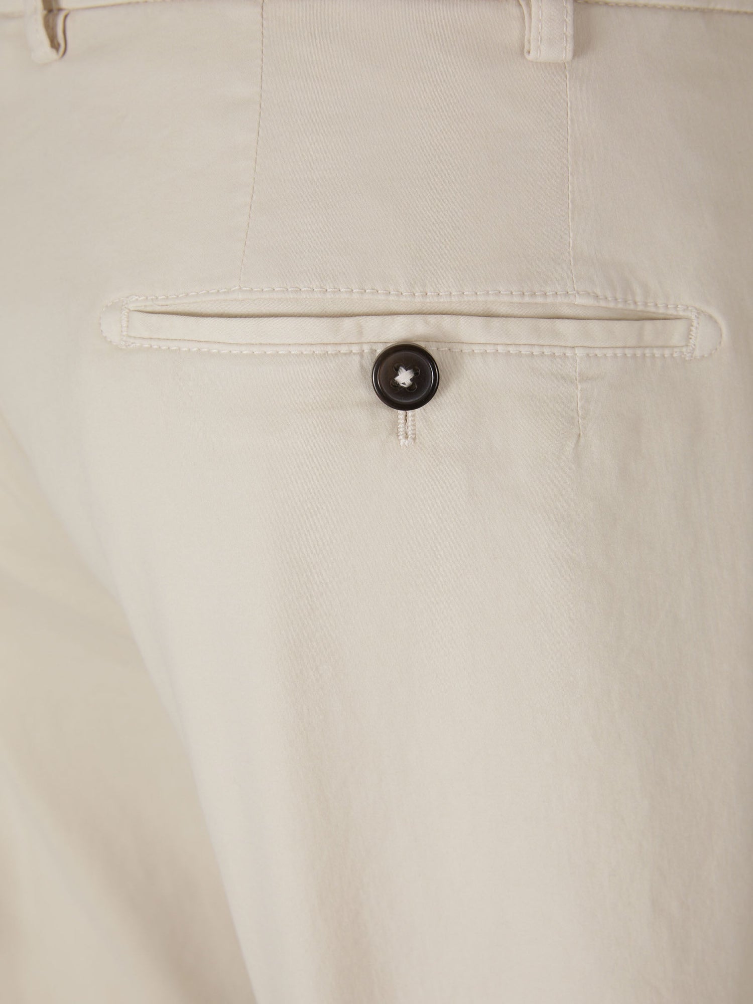 Outlet online Santa Eulalia Hombre Pantalones Chinos color Marfil sku 521-002756 01 - Foto 4