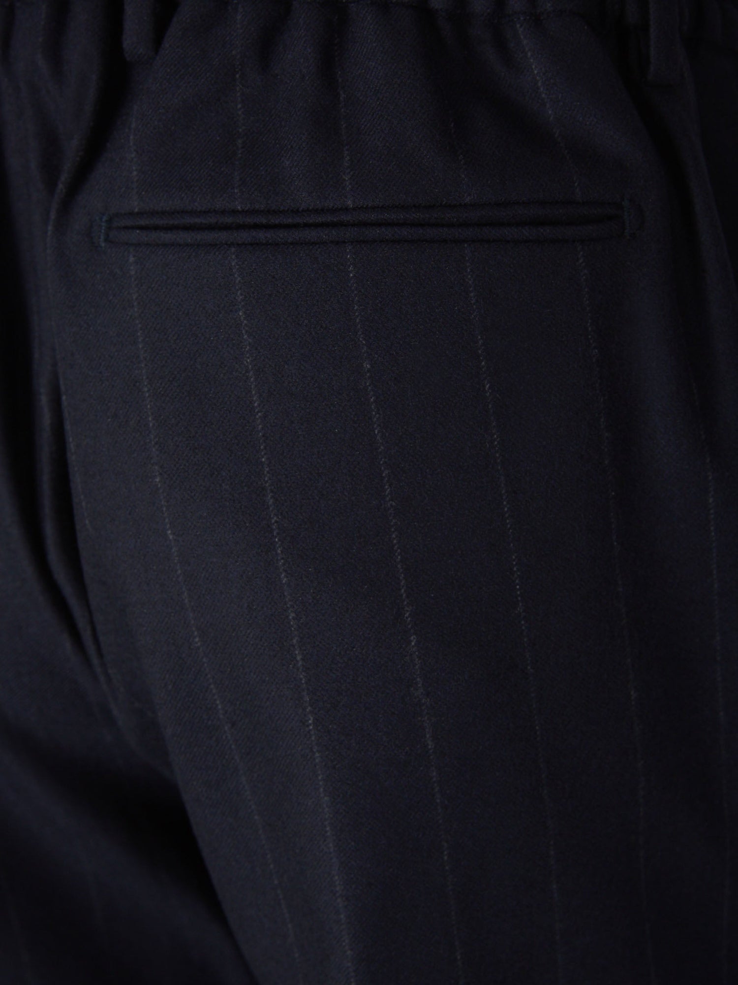 Outlet online Berwich Hombre Joggers Formales Lana color Azul Noche sku 521-002909 01 - Foto 4
