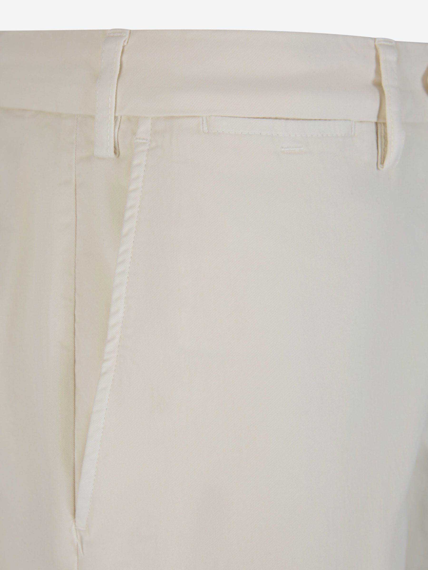 Outlet online Canali Hombre Pantalones Chinos Algodón color Blanco sku 521-003017 01 - Foto 3