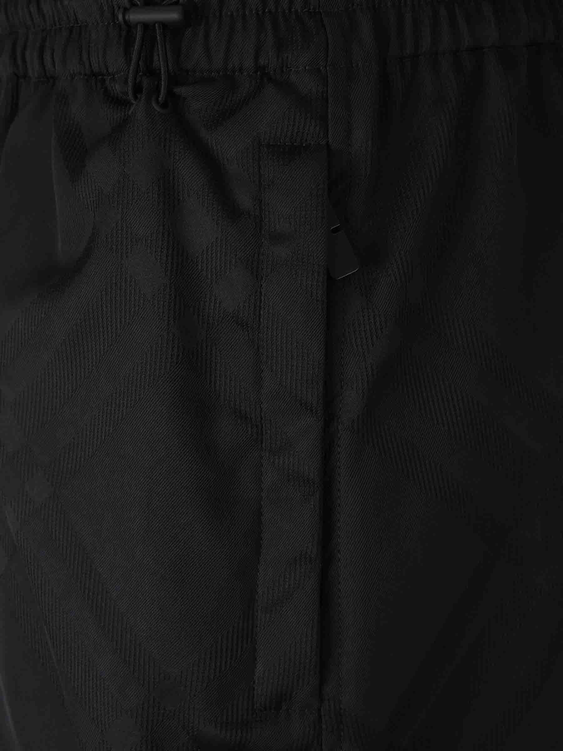 Burberry Hombre Barcelona Pantalones Cargo Check color Blanco Y Negro sku 521-003220 01 - Foto 4