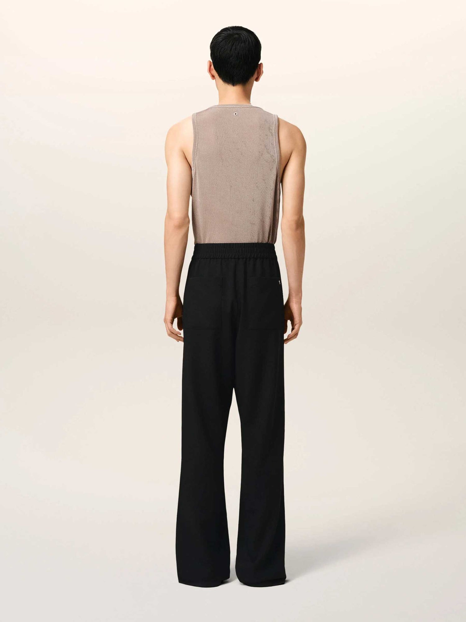 Outlet online Ami Paris Hombre Pantalones Logo Lana color Negro sku 521-003259 01 - Foto 4