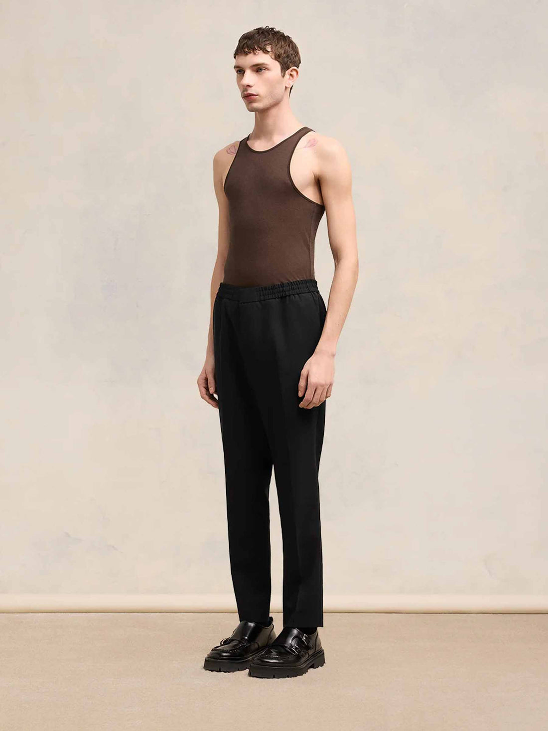 Ami Paris Hombre Barcelona Pantalones Formales Ancho color Negro sku 521-003260 01 - Foto 2