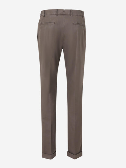 Outlet online Santa Eulalia Hombre Pantalones Formales Pinzas color Marrón sku 521-003270 03 - Foto 2