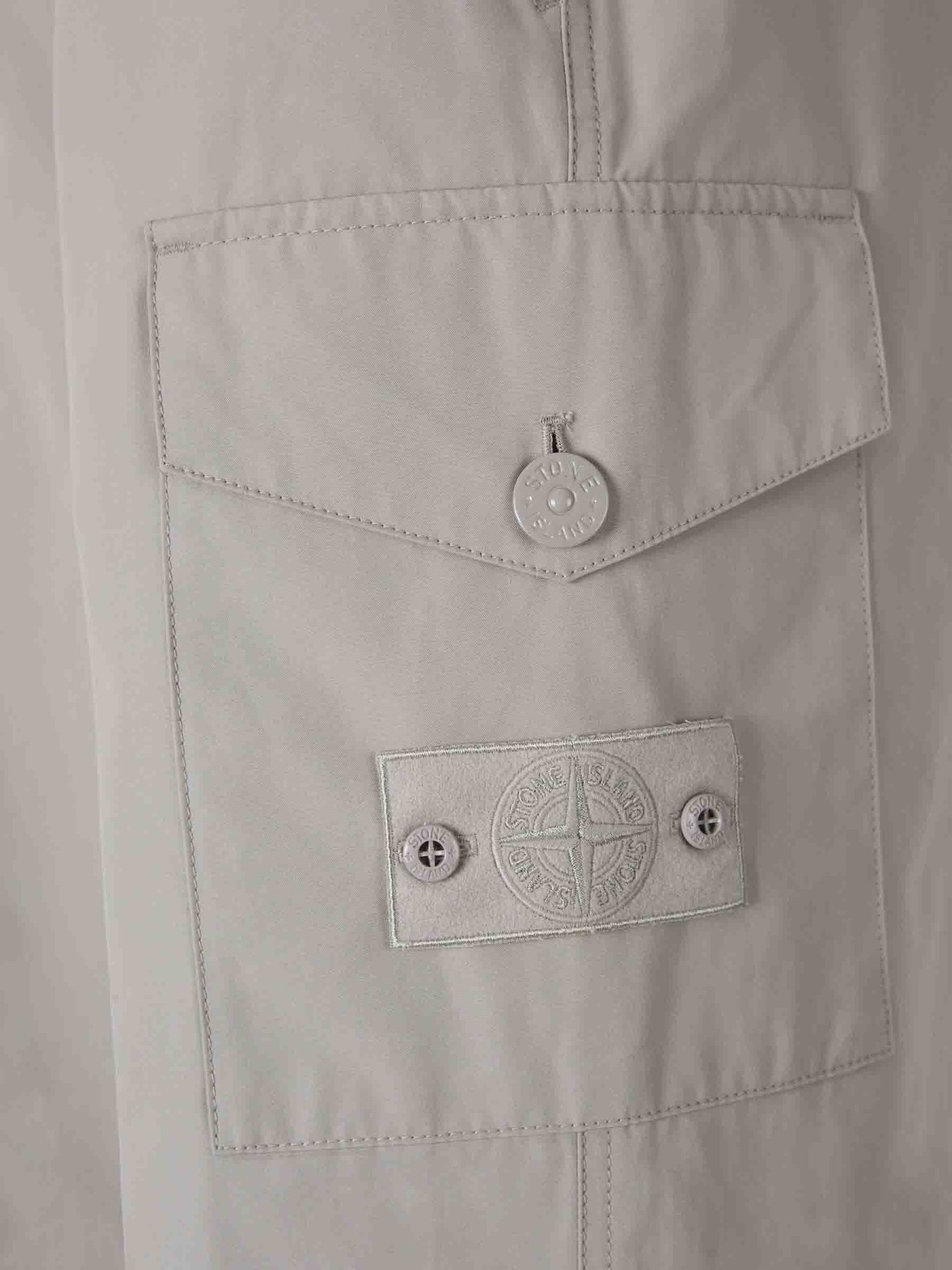 Outlet online Stone Island Hombre Pantalones Cargo Parachute color Gris Claro sku 521-003277 01 - Foto 5
