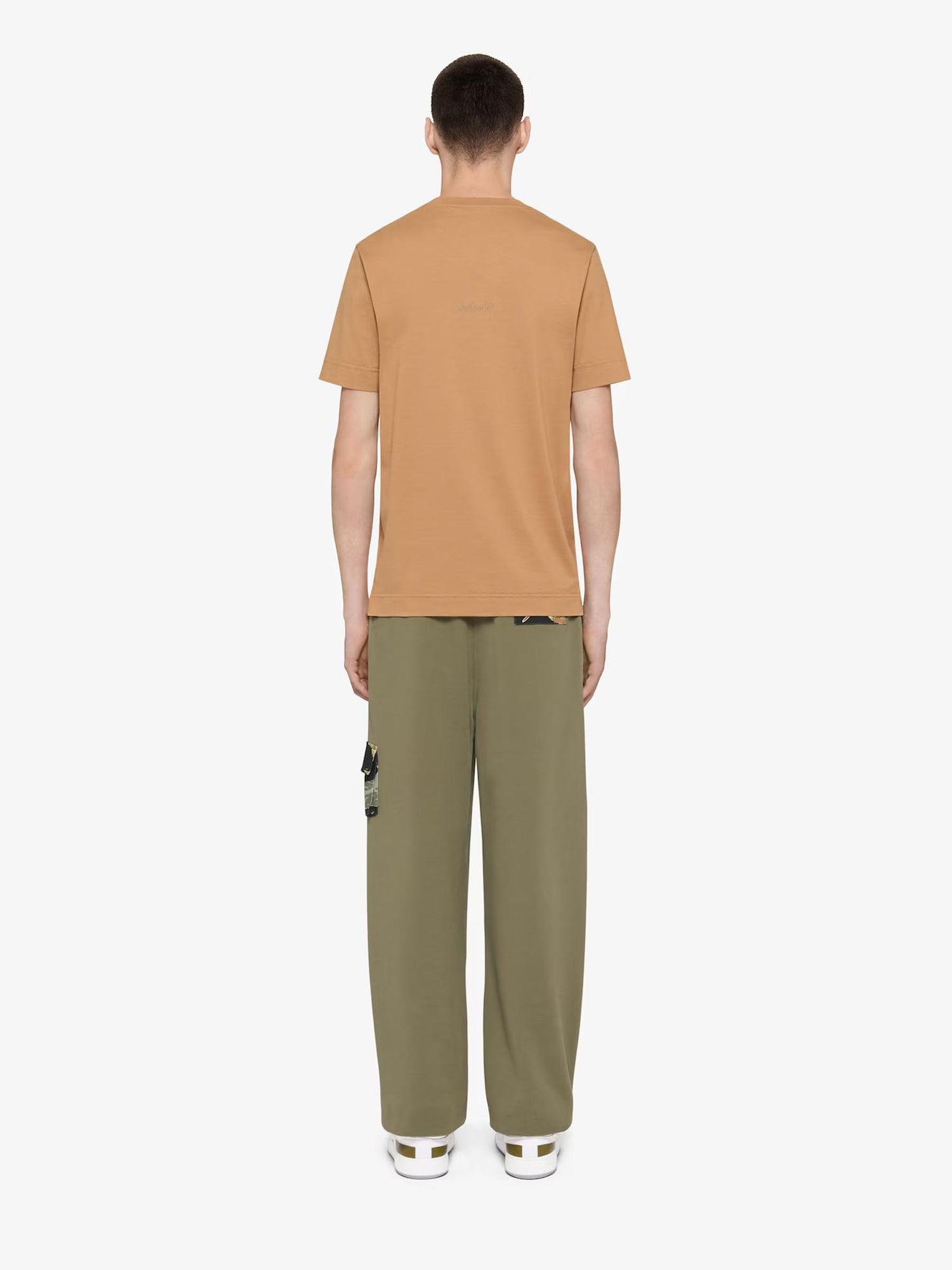 Givenchy Hombre Barcelona Joggers Parches Camuflaje color Verde Militar sku 521-003290 01 - Foto 3