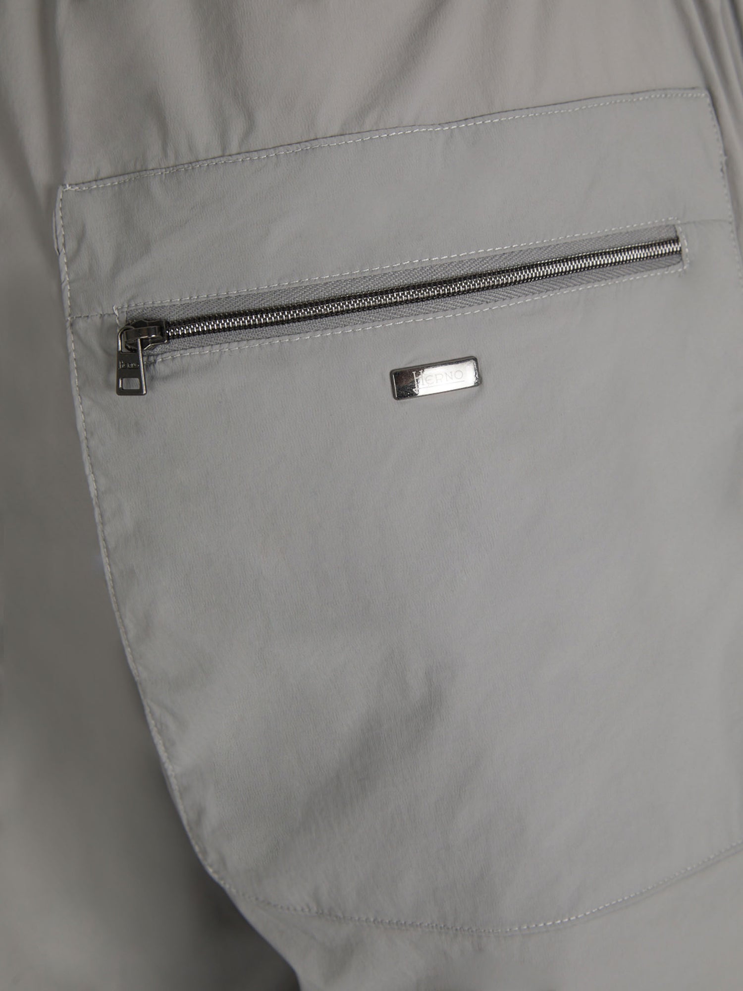 Outlet online Herno Hombre Joggers Técnicos color Gris sku 521-003336 01 - Foto 4