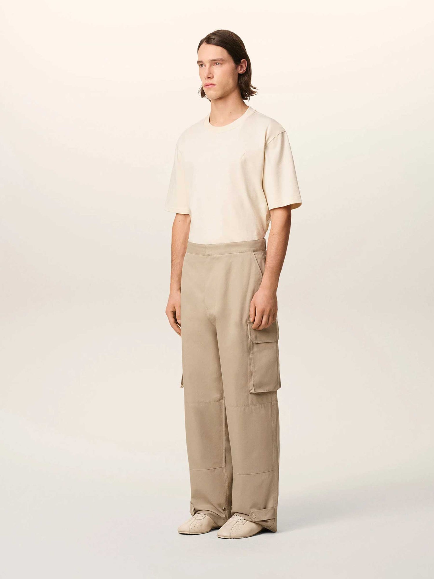 Outlet online Ami Paris Hombre Pantalones Cargo Algodón color Beige sku 521-003413 01 - Foto 3
