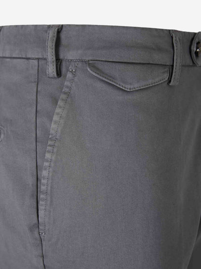 Outlet online Santa Eulalia Hombre Pantalones Chinos Rectos color Gris Antracita sku 521-003483 01 - Foto 3
