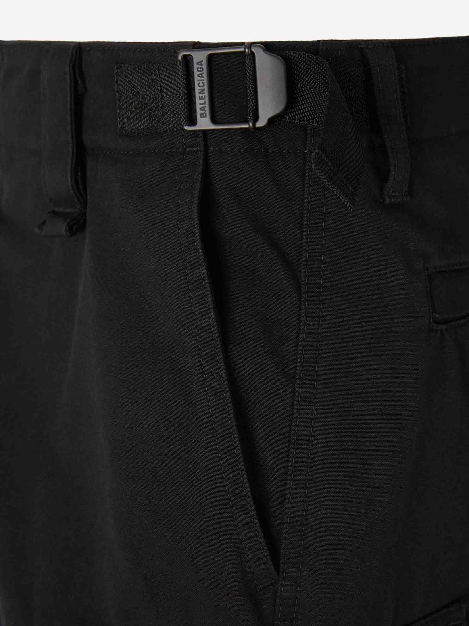 Outlet online Balenciaga Hombre Pantalones Anchos Cargo color Negro sku 521-003504 01 - Foto 4