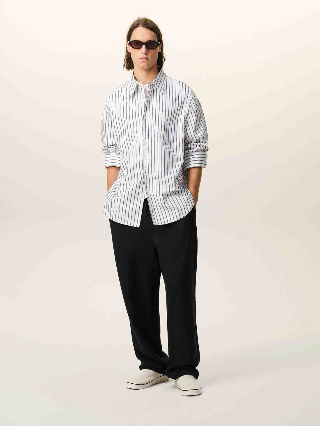 Outlet online Ami Paris Hombre Joggers rectos color Negro sku 521-003579 01 - Foto 2