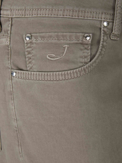Outlet online Jacob Cohën Hombre Pantalones 5 Bolsillos Bard color Arena sku 522-002298 03 - Foto 17
