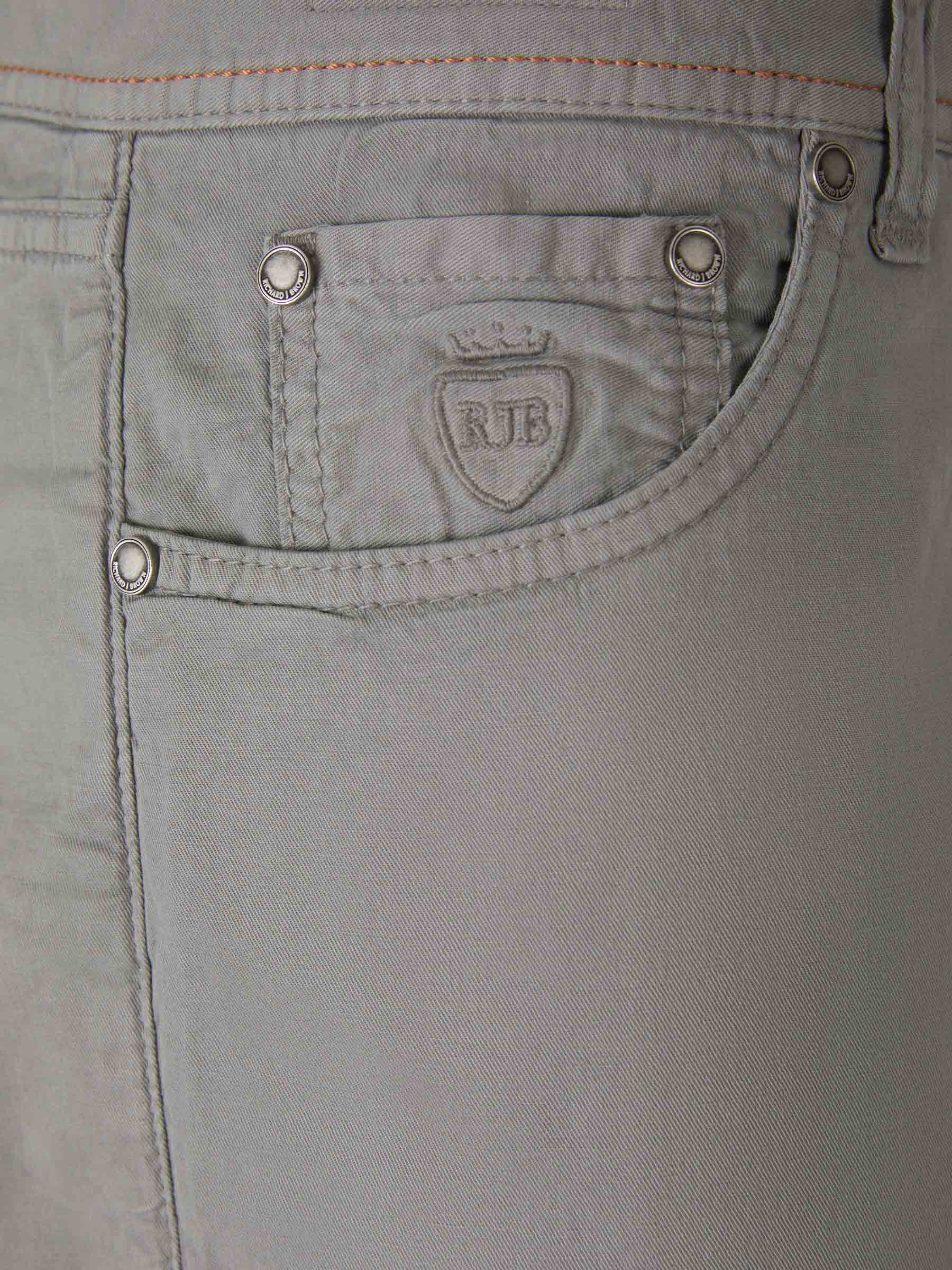Outlet online Richard J. Brown Hombre Jeans Milano color Burdeos sku 522-002397 03 - Foto 3