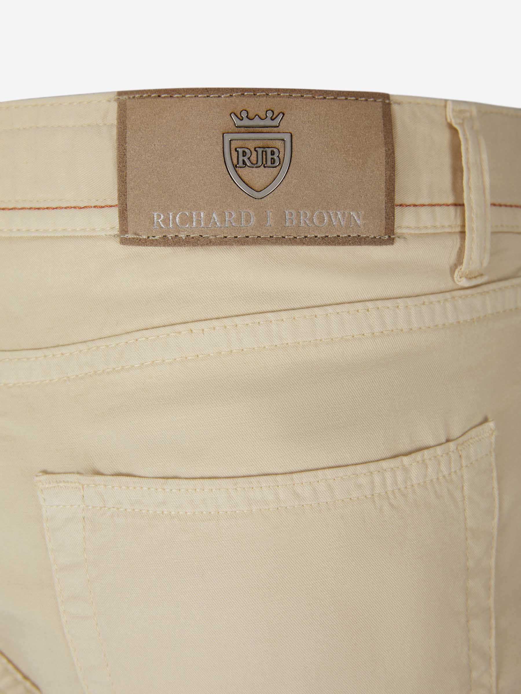 Outlet online Richard J. Brown Hombre Jeans Milano color Burdeos sku 522-002397 03 - Foto 20